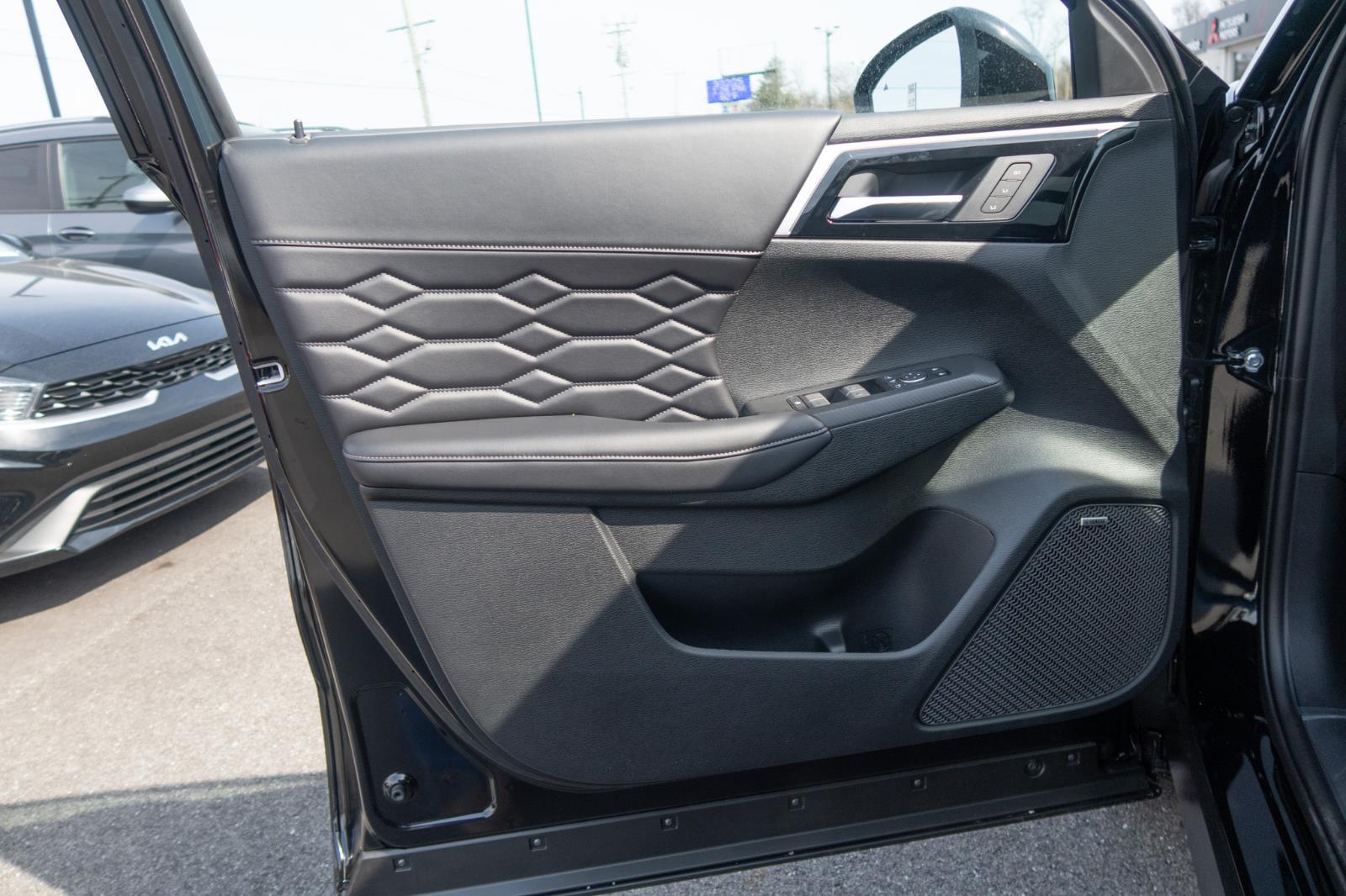 2025 Mitsubishi Outlander SEL