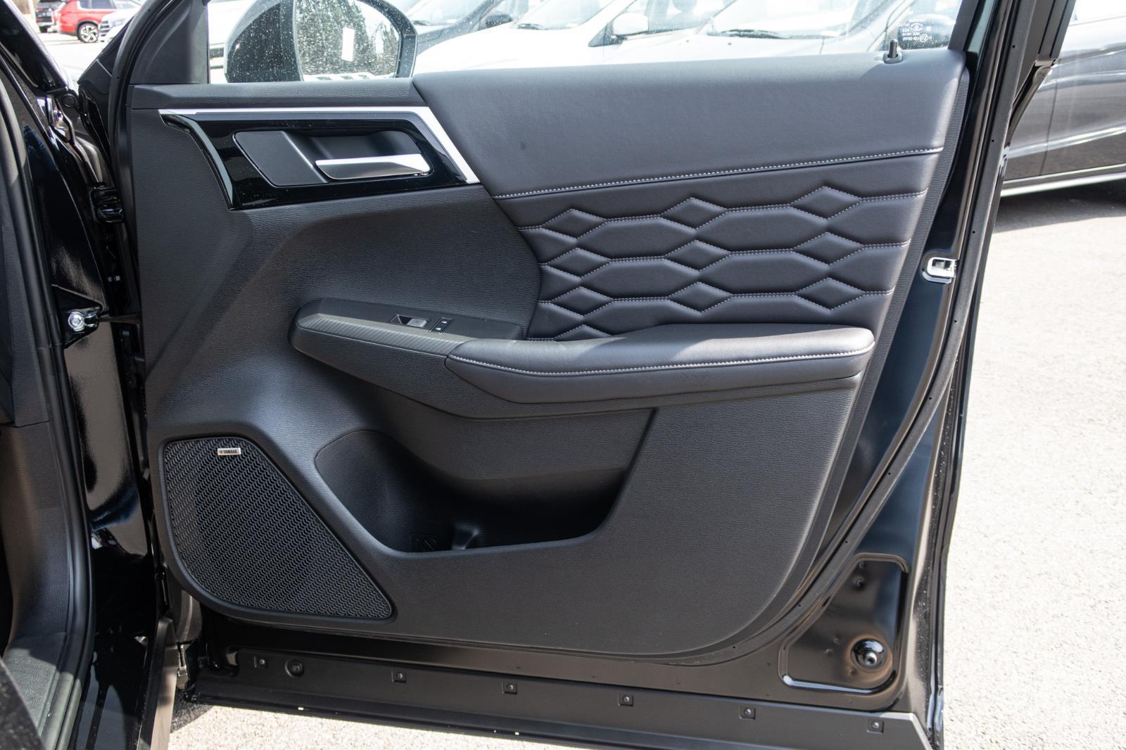 2025 Mitsubishi Outlander SEL