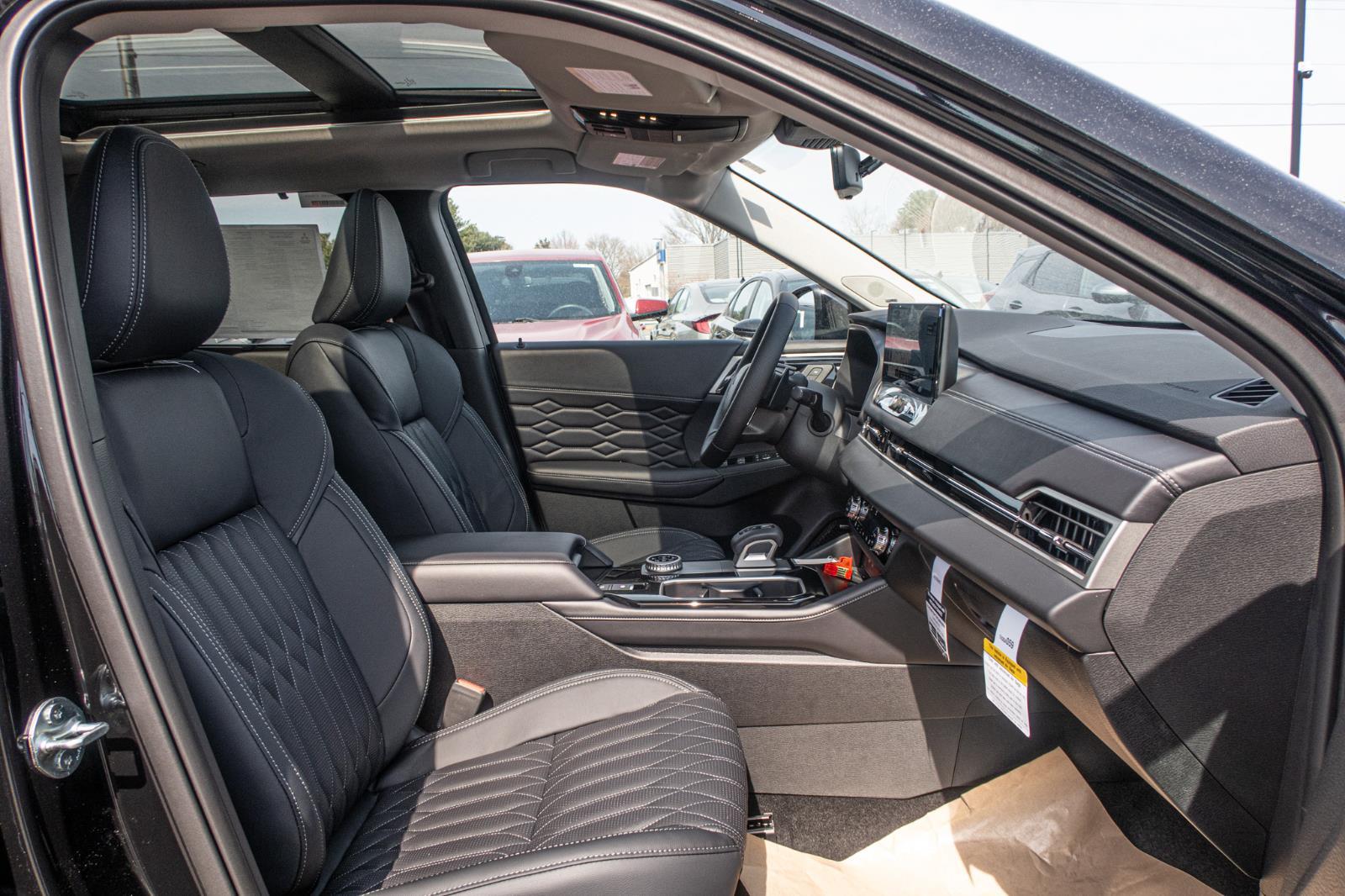 2025 Mitsubishi Outlander SEL