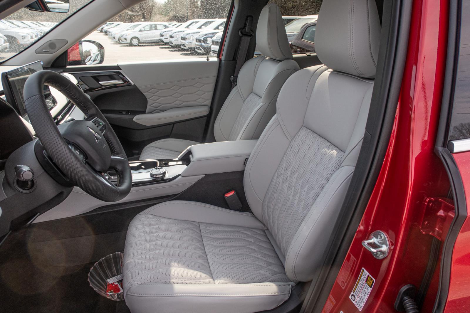 2025 Mitsubishi Outlander SEL