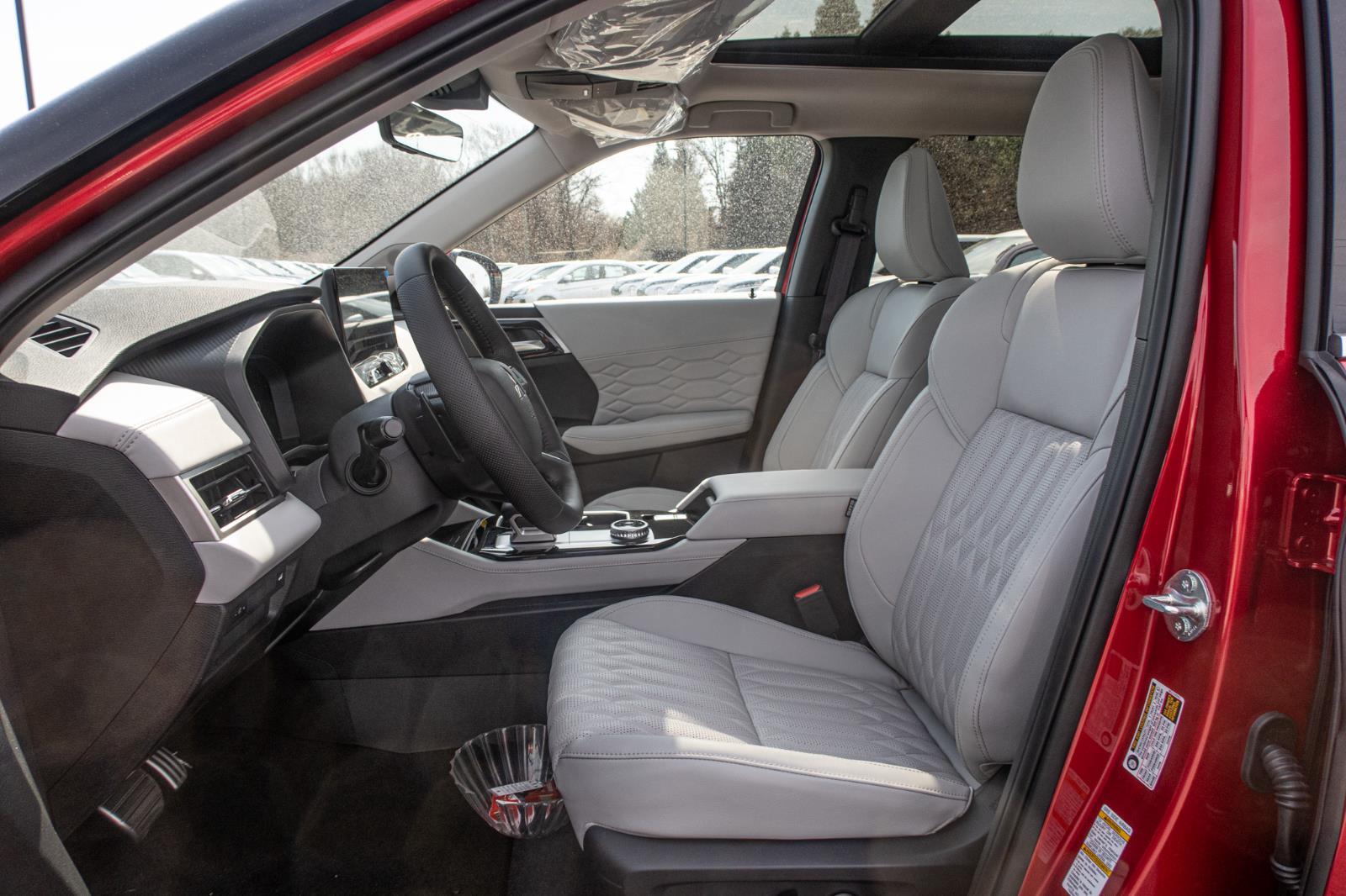 2025 Mitsubishi Outlander SEL