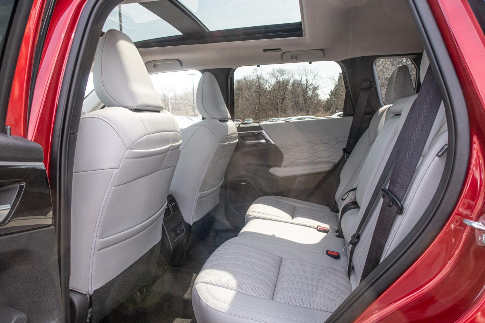 2025 Mitsubishi Outlander SEL