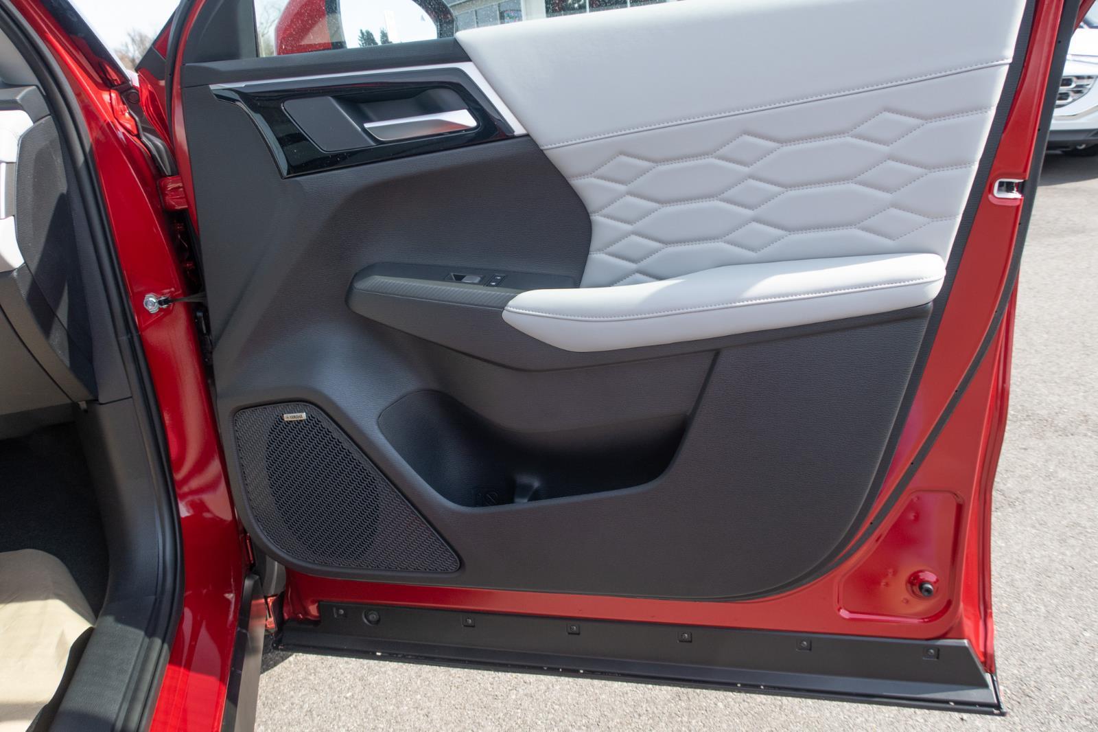 2025 Mitsubishi Outlander SEL