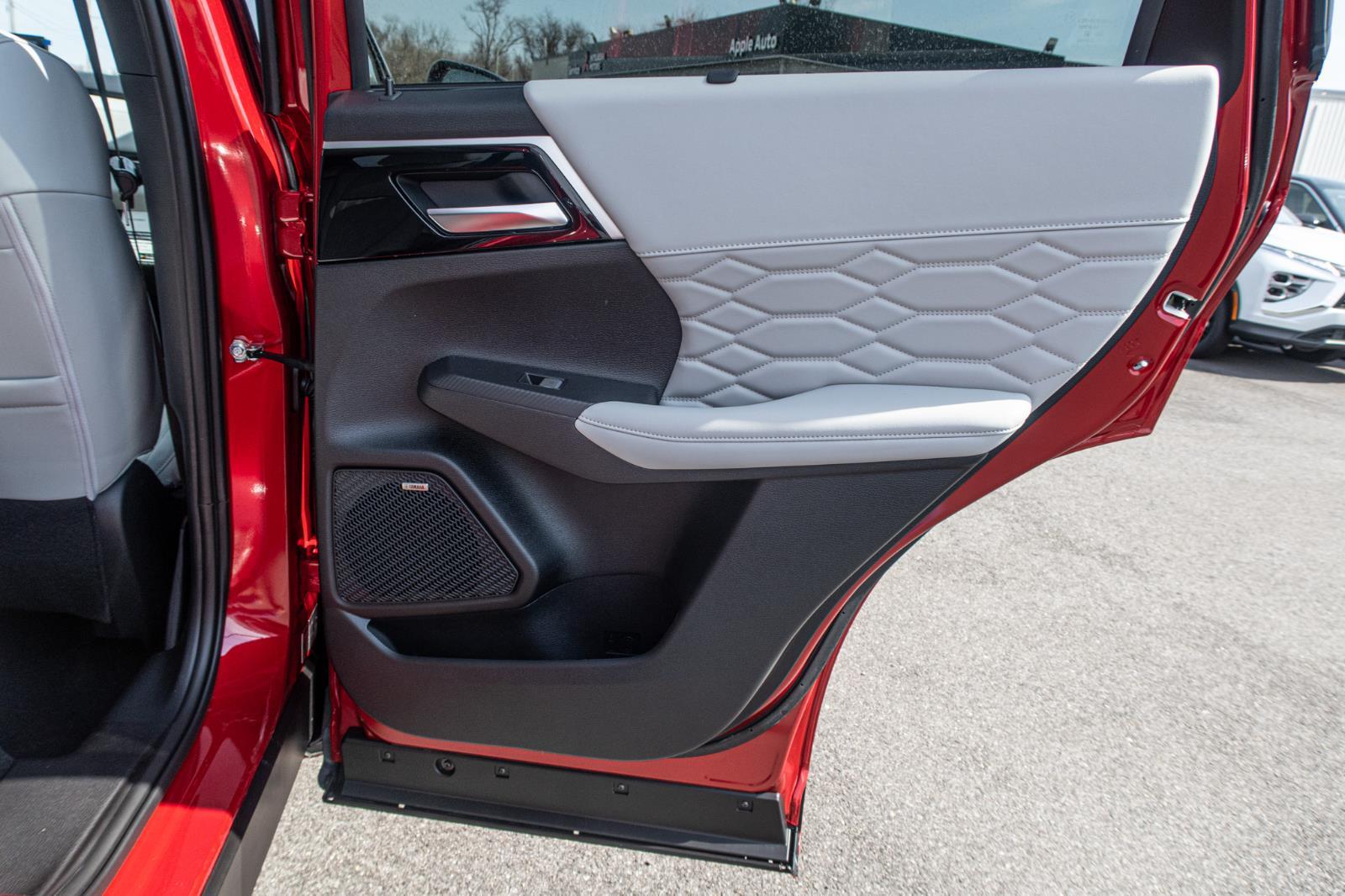 2025 Mitsubishi Outlander SEL
