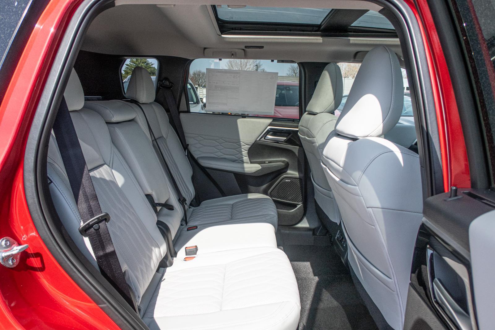 2025 Mitsubishi Outlander SEL