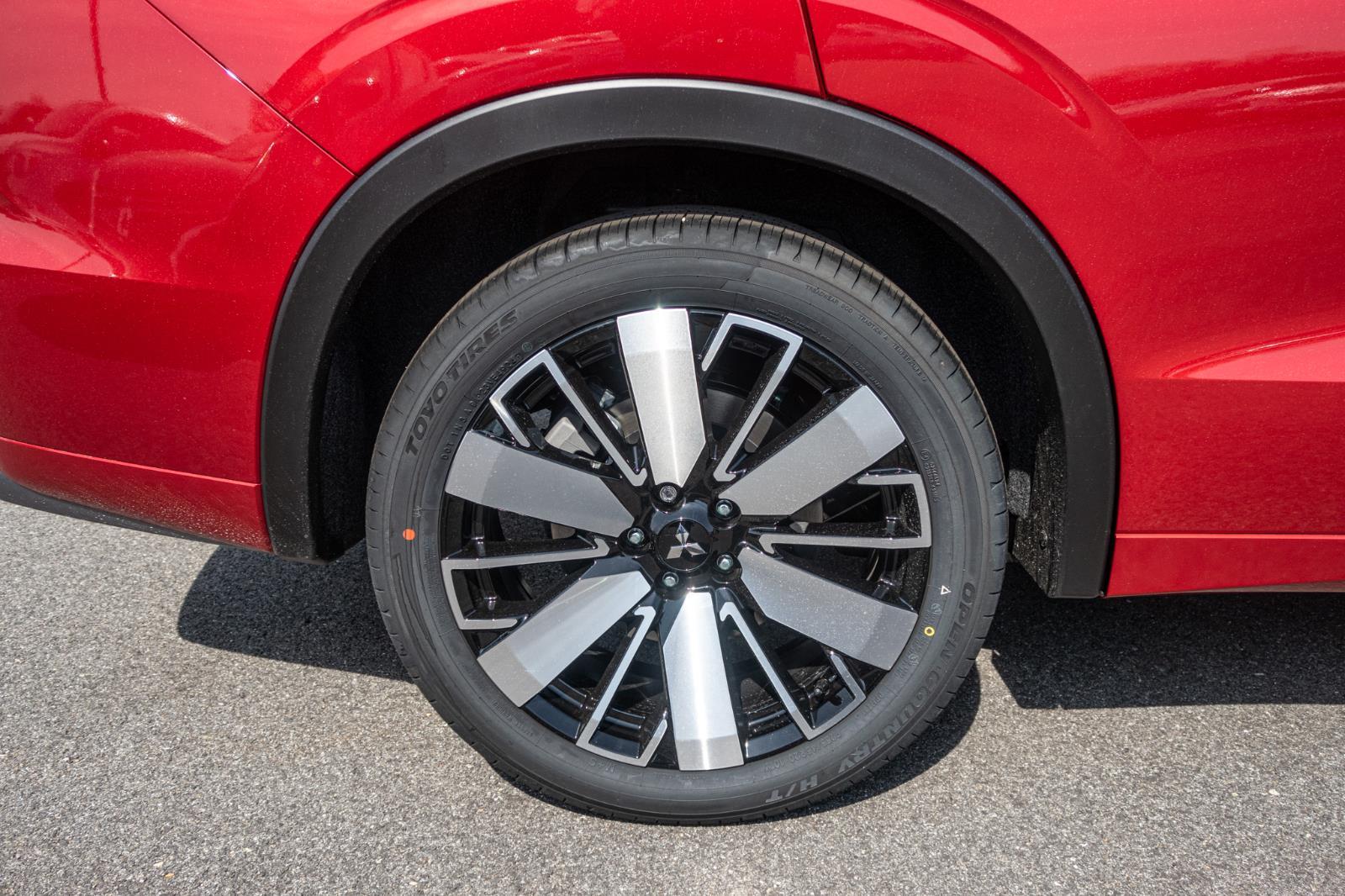 2025 Mitsubishi Outlander SEL