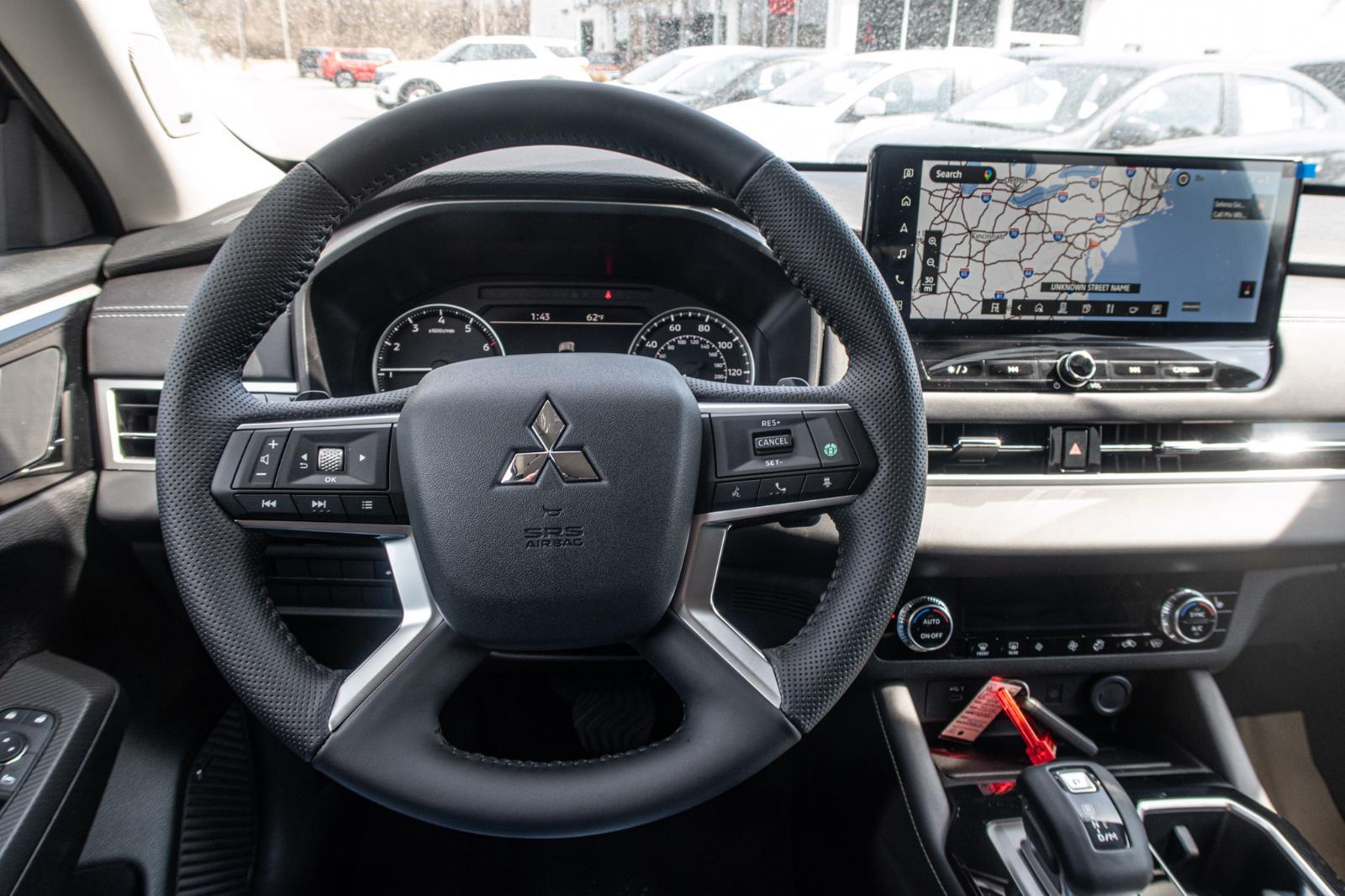 2025 Mitsubishi Outlander SE