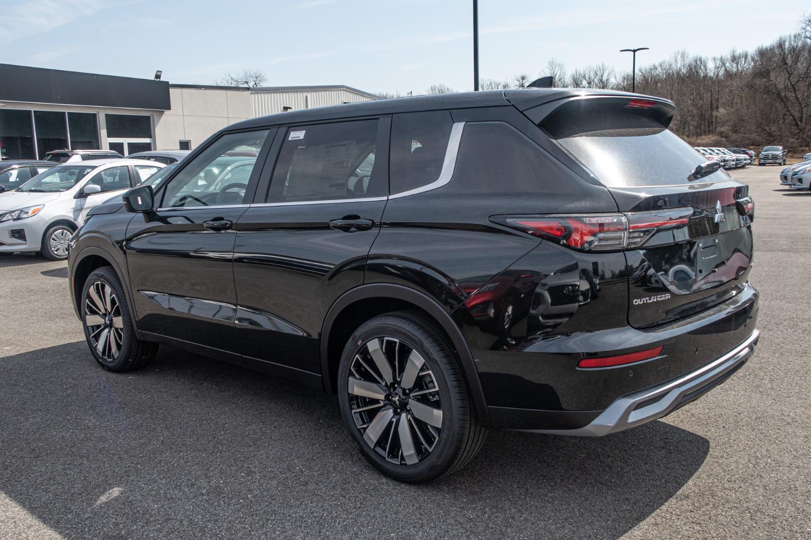 2025 Mitsubishi Outlander SE