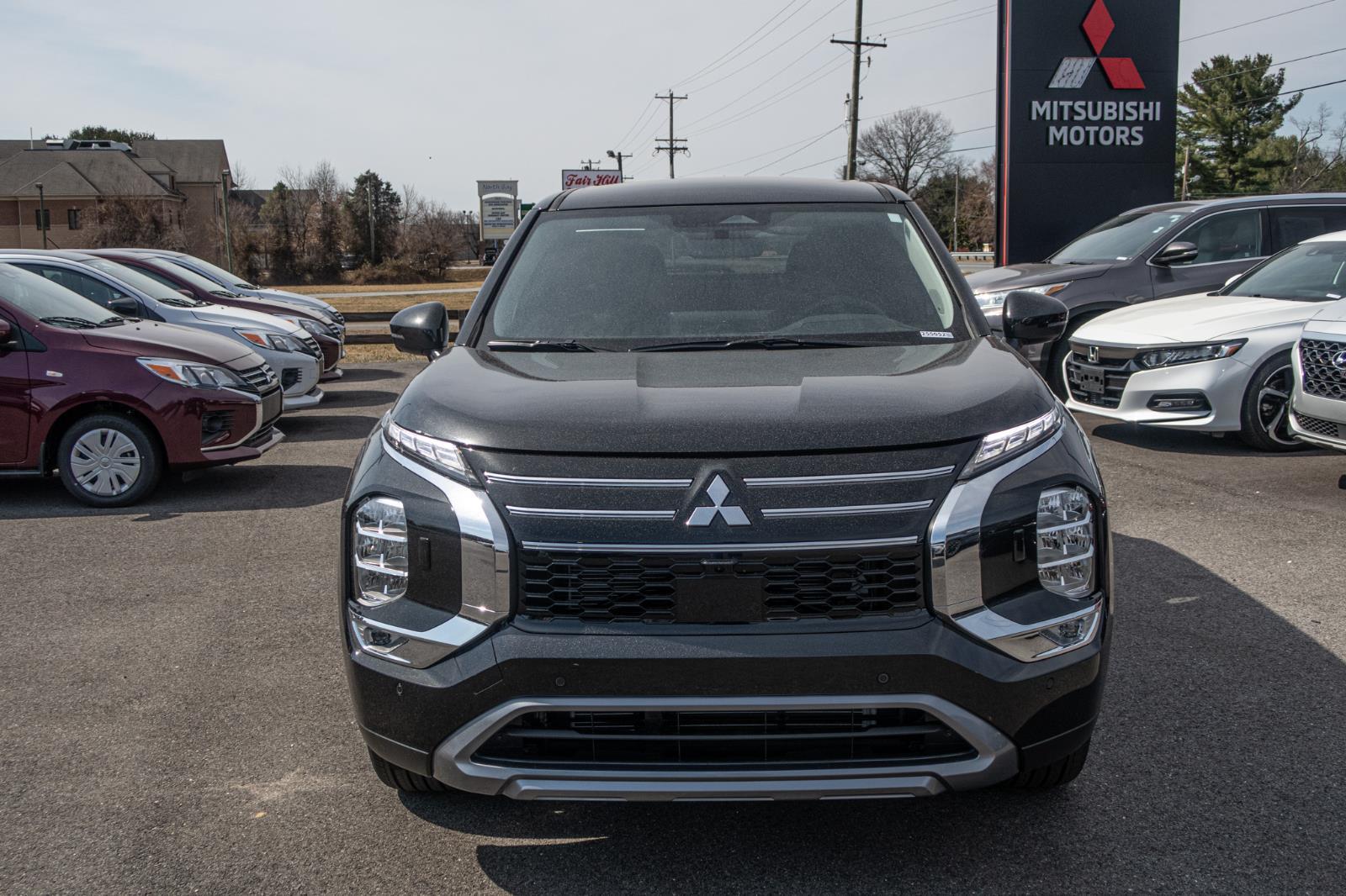 2025 Mitsubishi Outlander SE