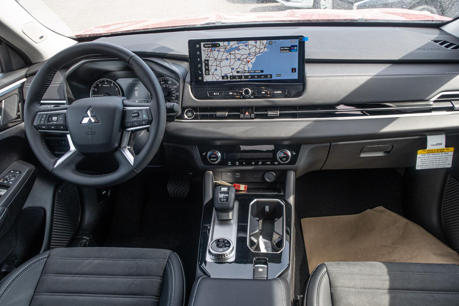 2025 Mitsubishi Outlander SE