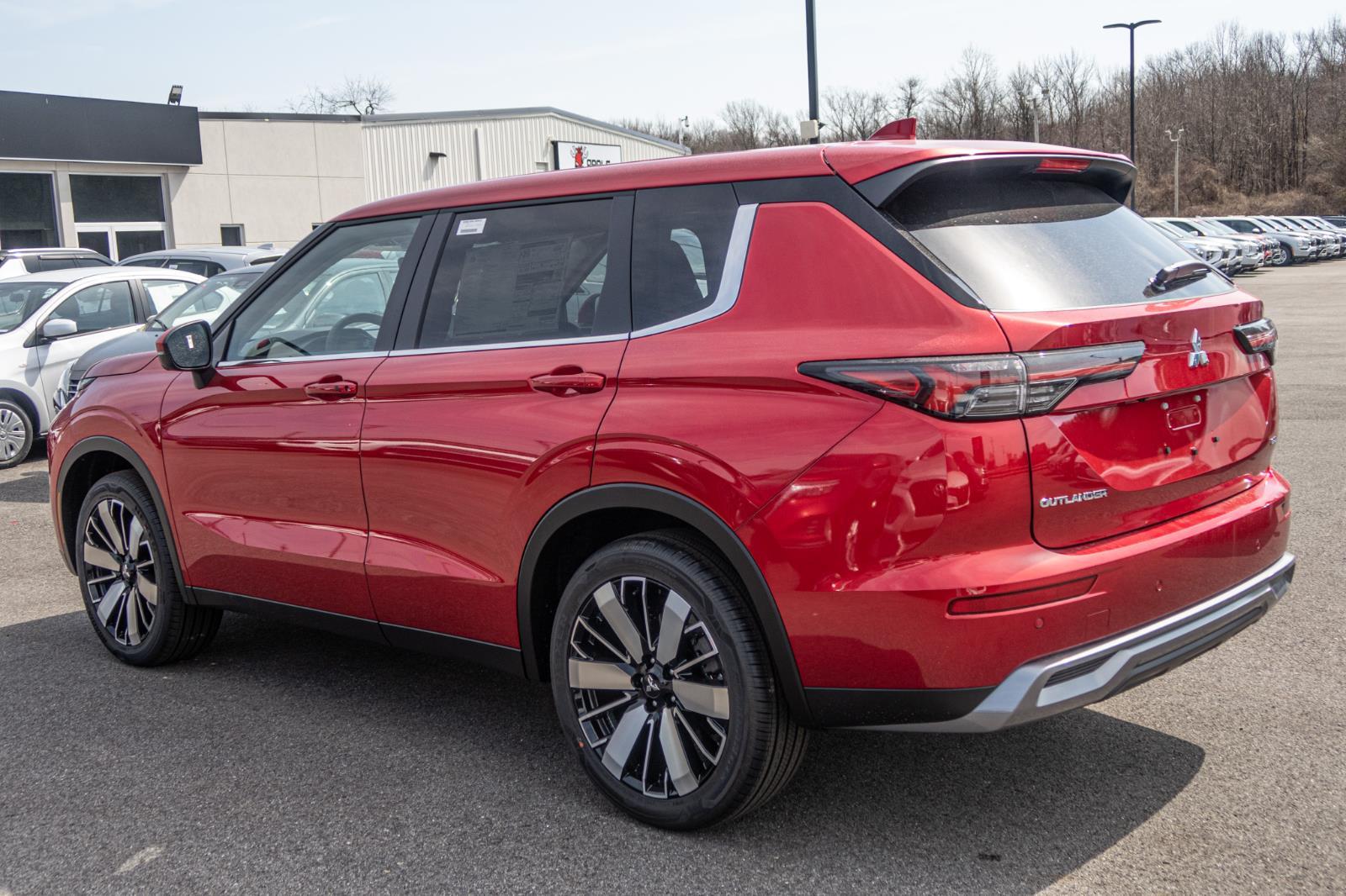 2025 Mitsubishi Outlander SE