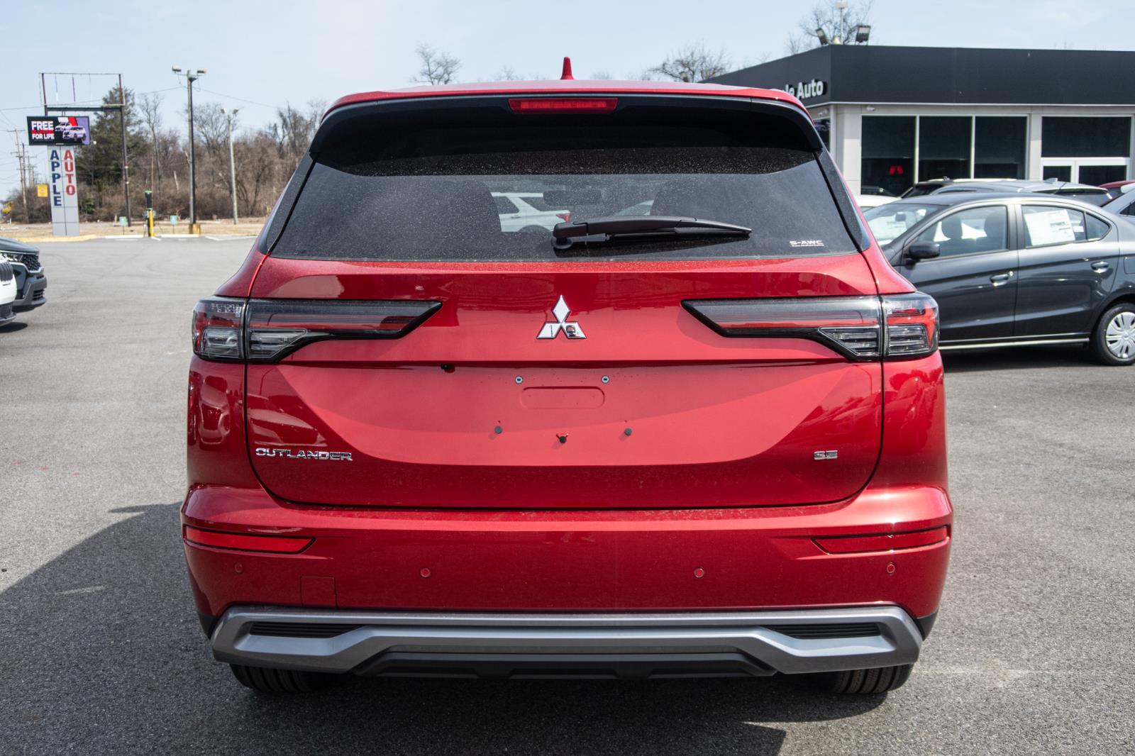 2025 Mitsubishi Outlander SE