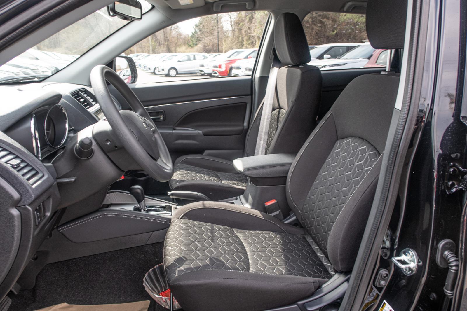 2025 Mitsubishi Outlander Sport ES