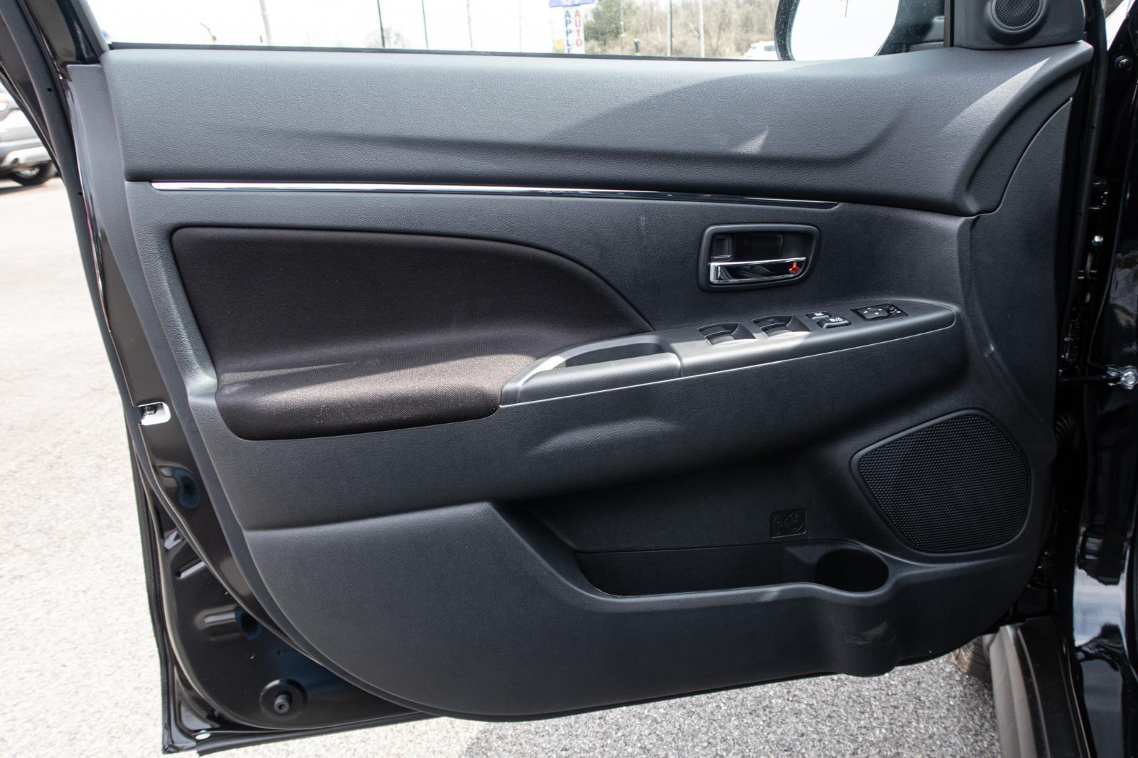 2025 Mitsubishi Outlander Sport ES