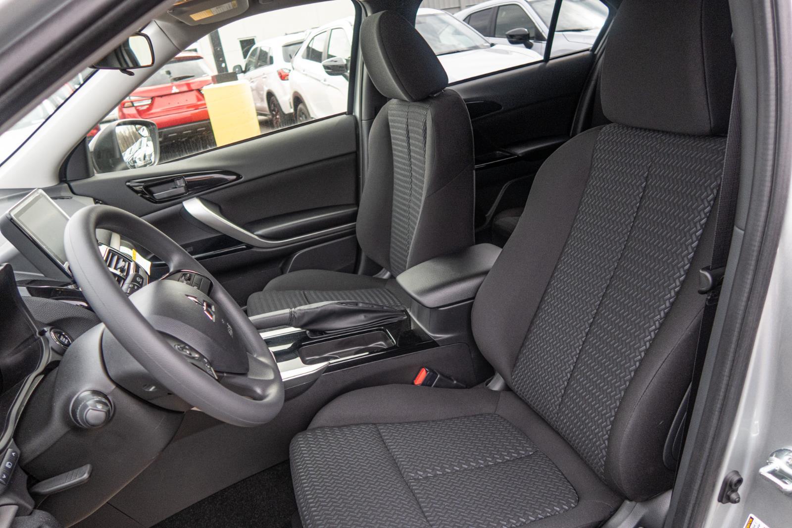2025 Mitsubishi Eclipse Cross LE