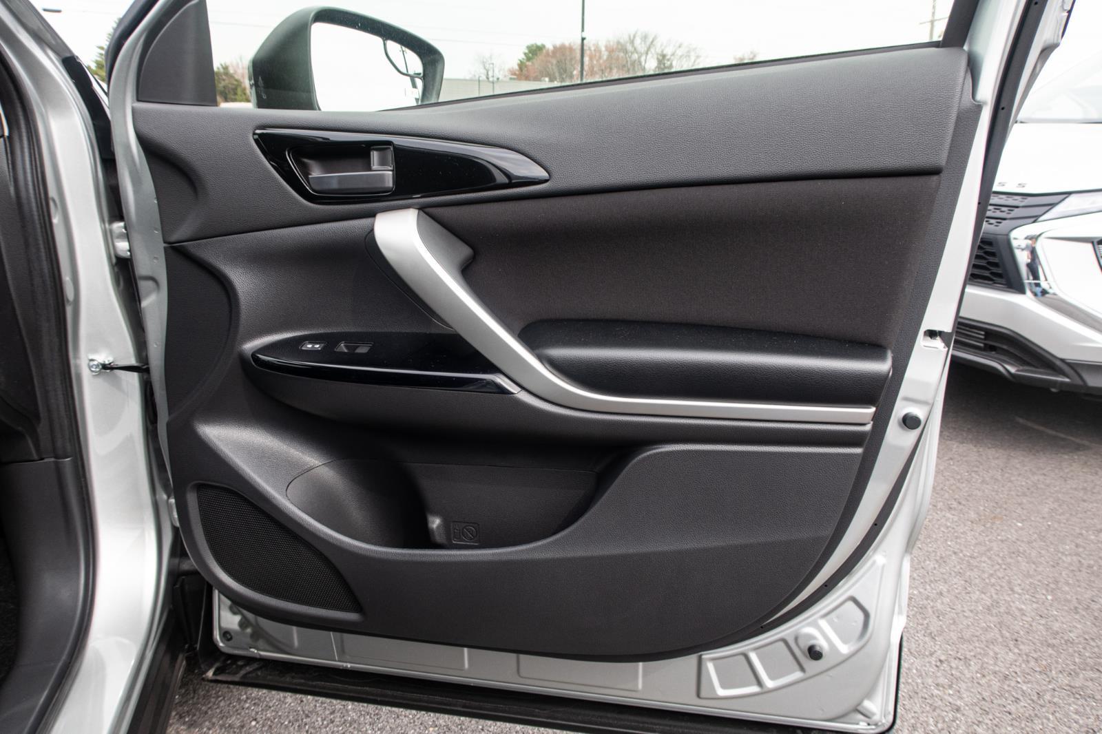 2025 Mitsubishi Eclipse Cross LE