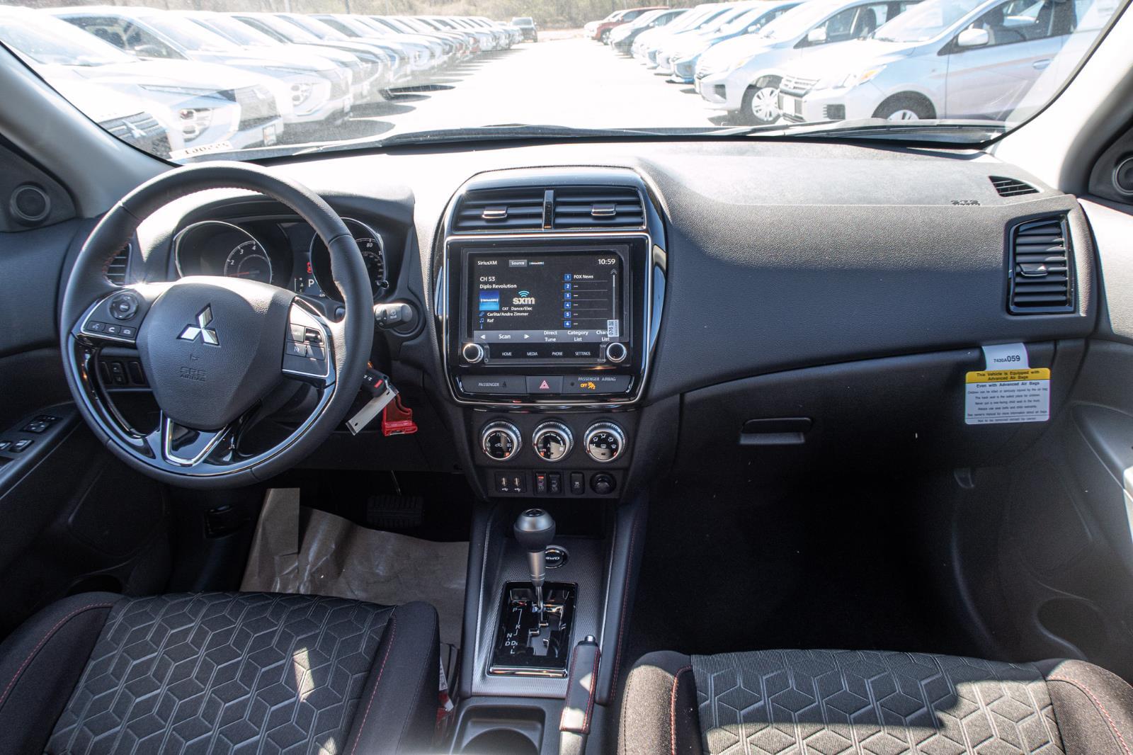 2025 Mitsubishi Outlander Sport LE