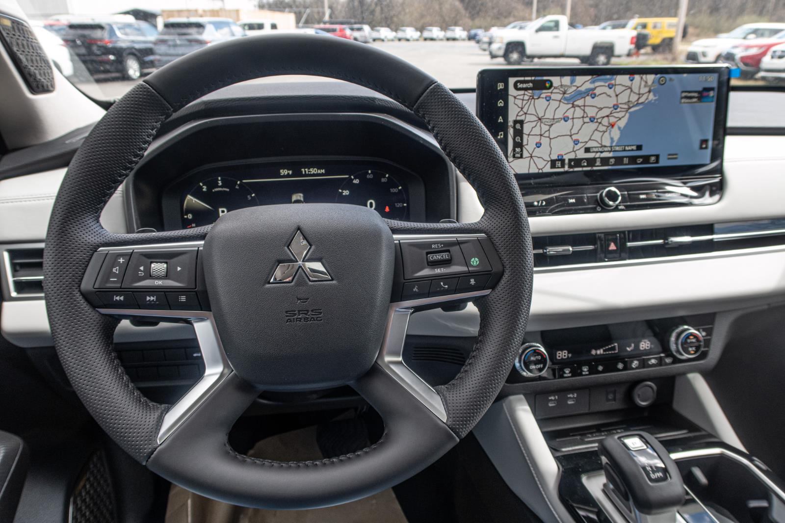 2025 Mitsubishi Outlander SE