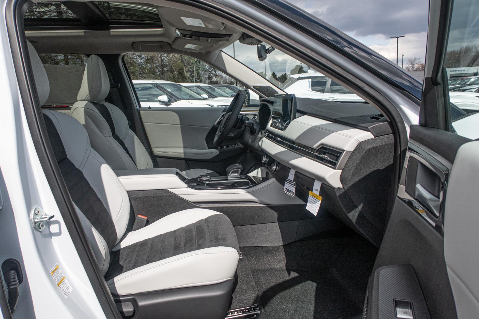 2025 Mitsubishi Outlander SE