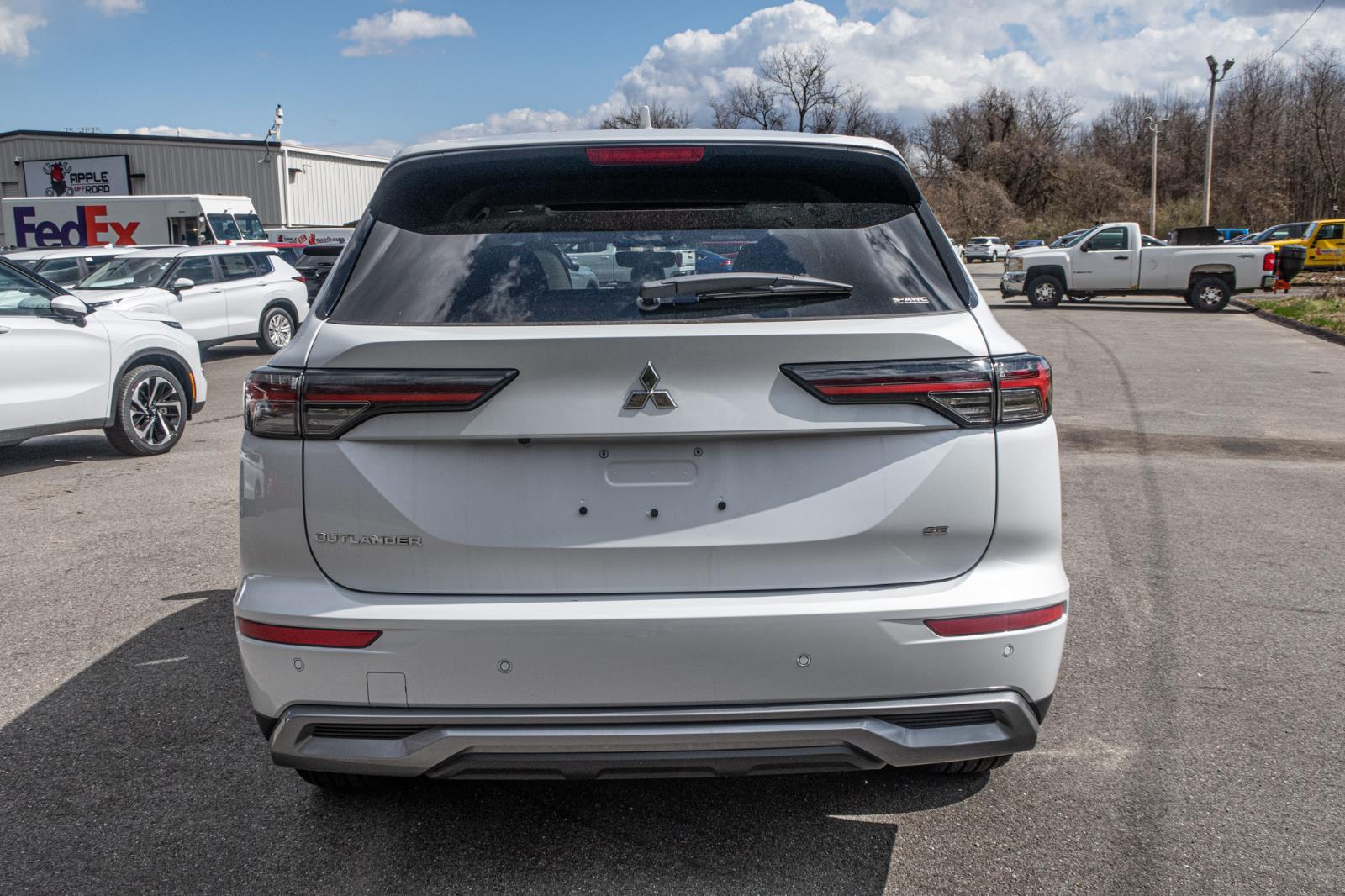 2025 Mitsubishi Outlander SE