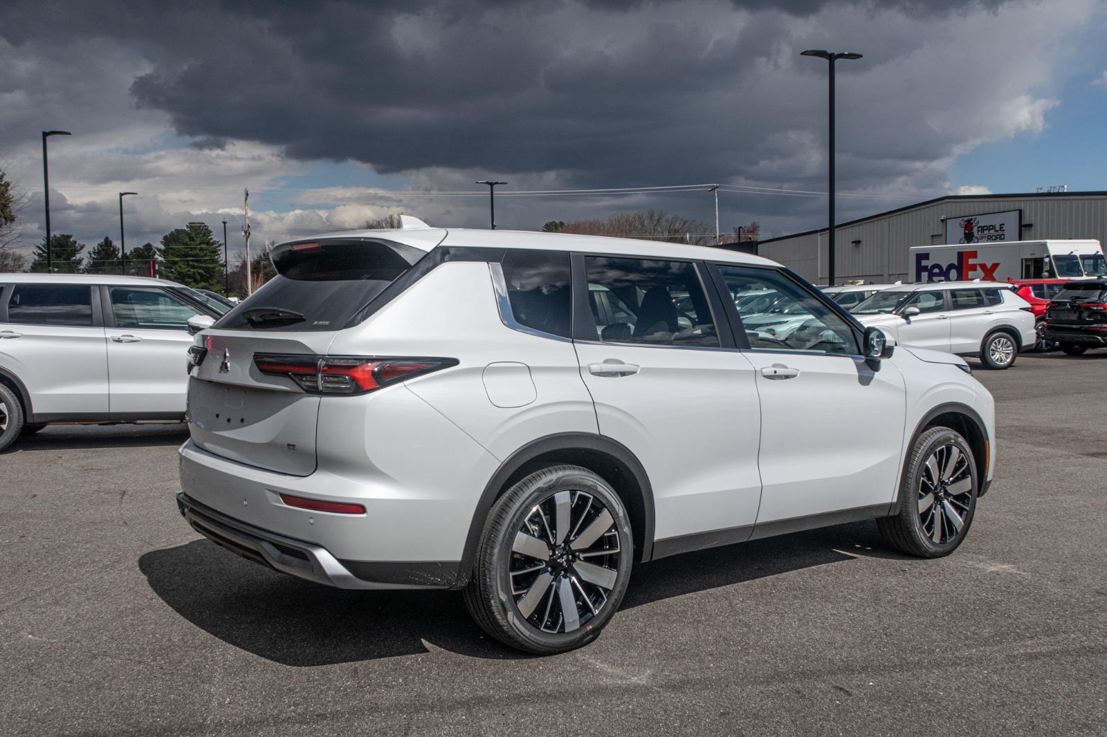 2025 Mitsubishi Outlander SE