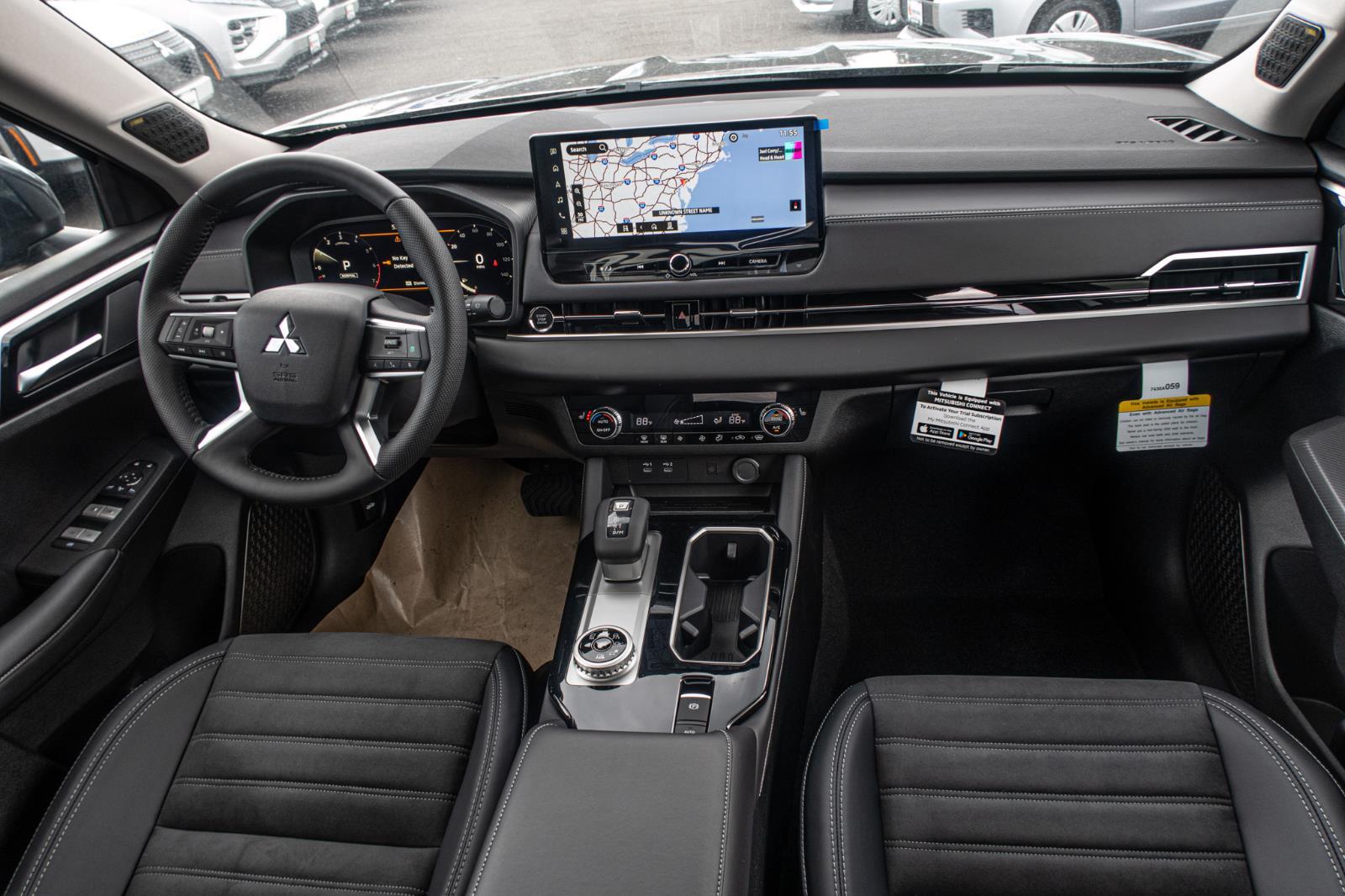 2025 Mitsubishi Outlander SE