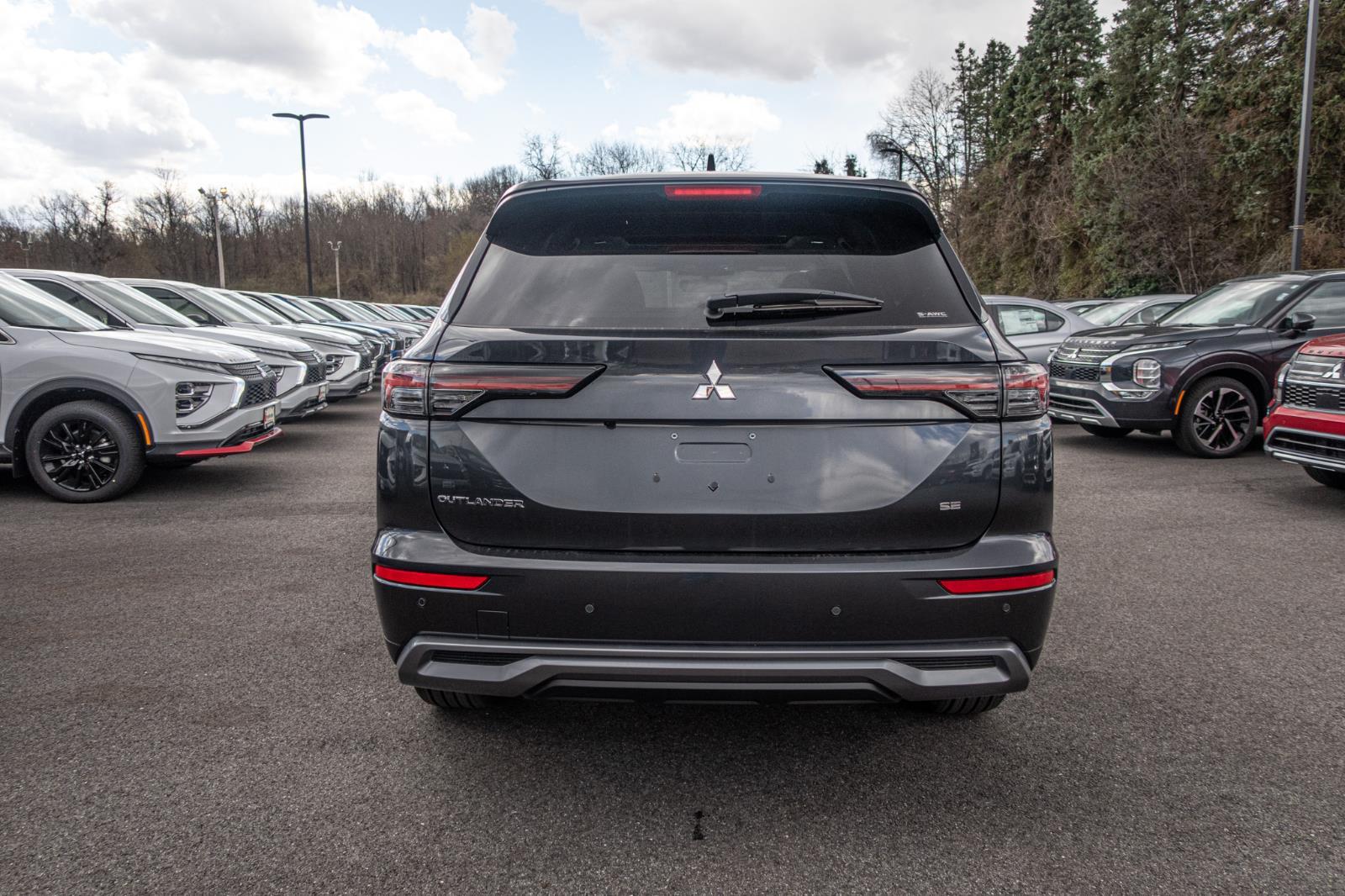 2025 Mitsubishi Outlander SE