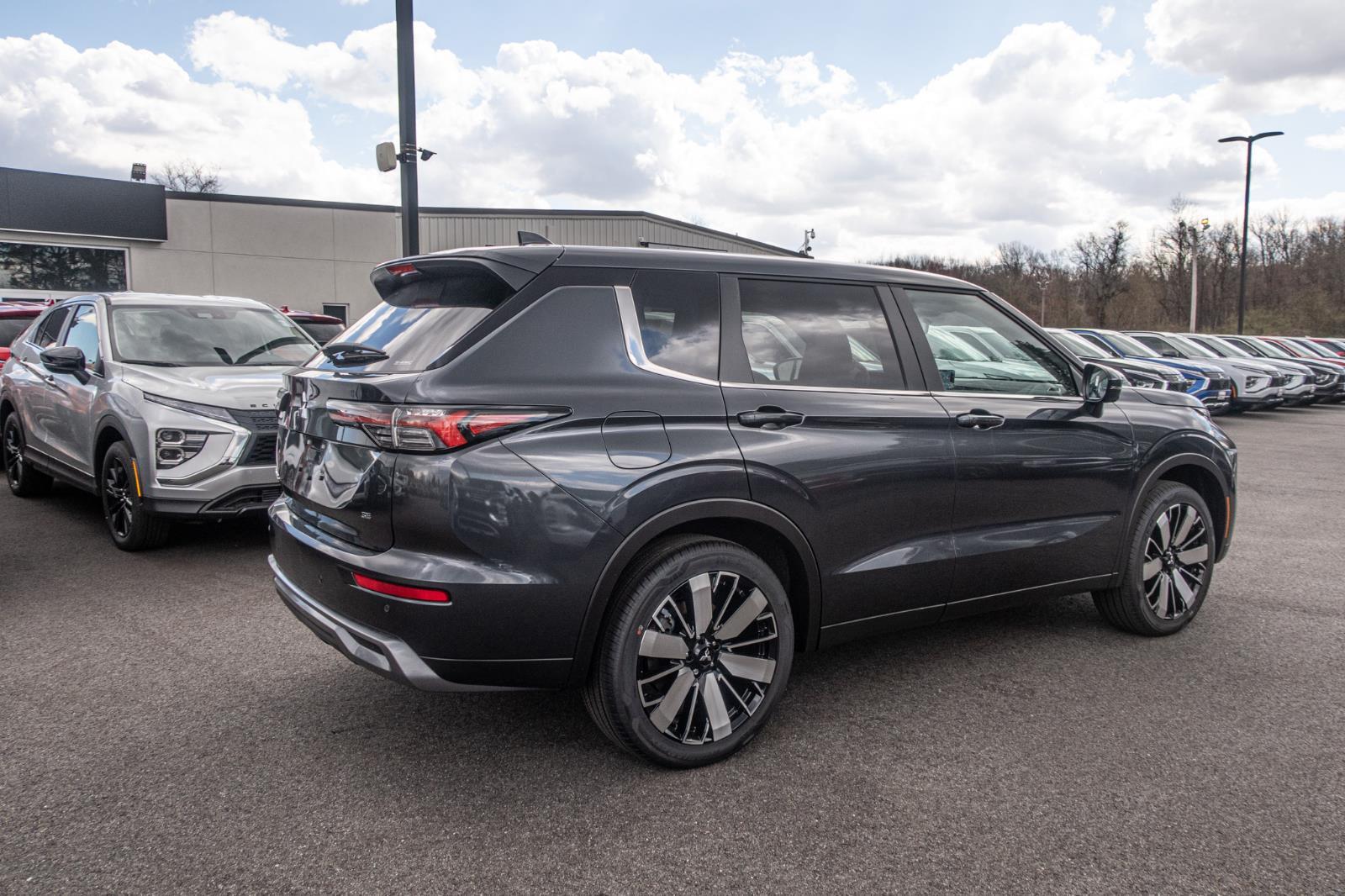 2025 Mitsubishi Outlander SE