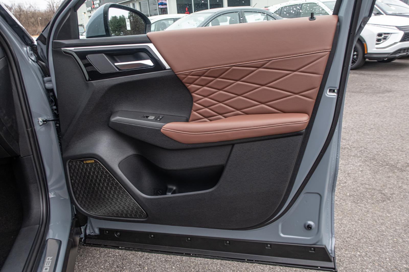 2025 Mitsubishi Outlander SEL