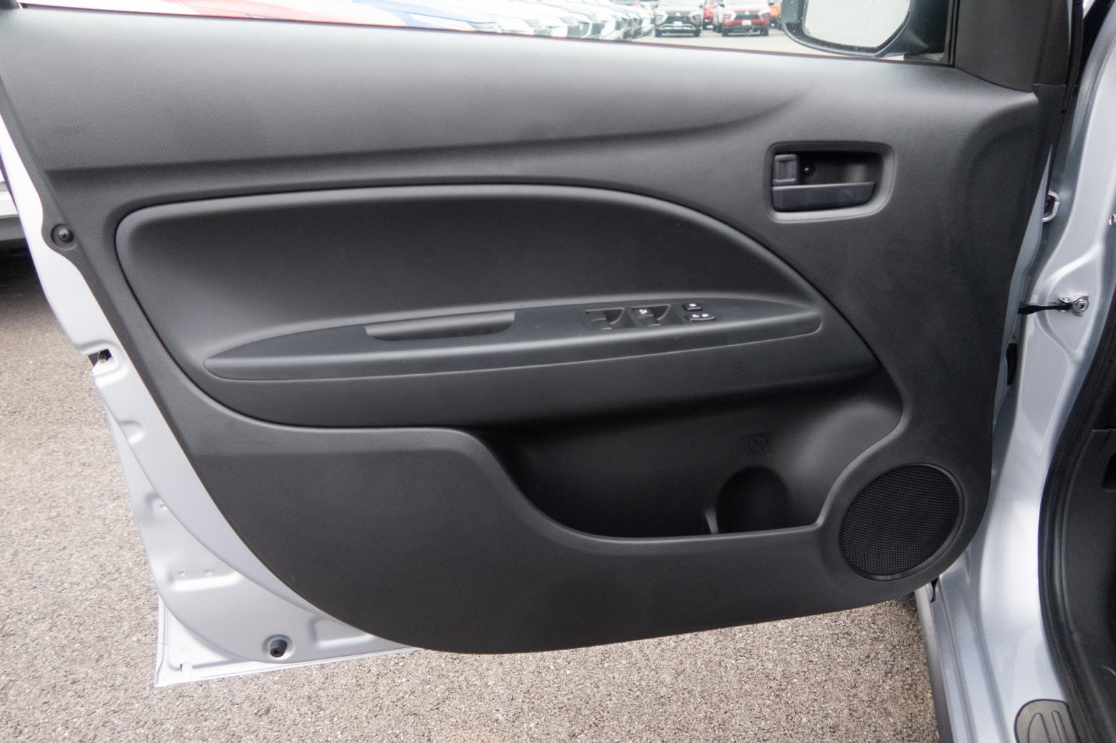 2024 Mitsubishi Mirage G4 ES