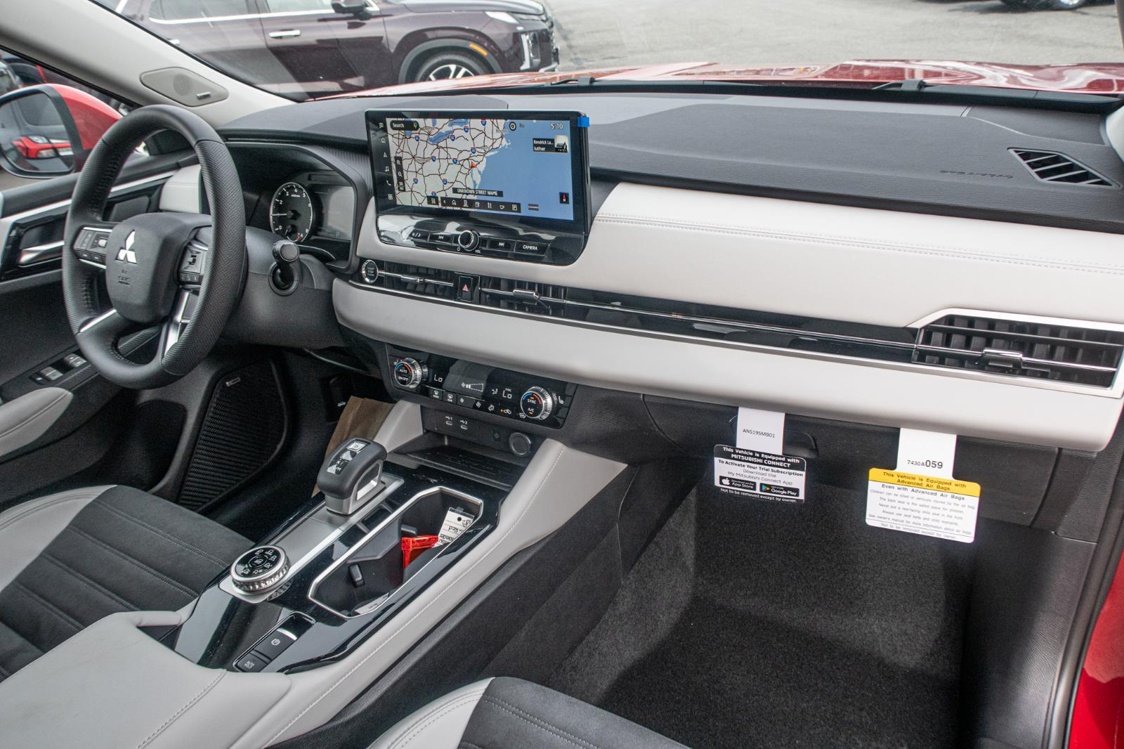 2025 Mitsubishi Outlander SE