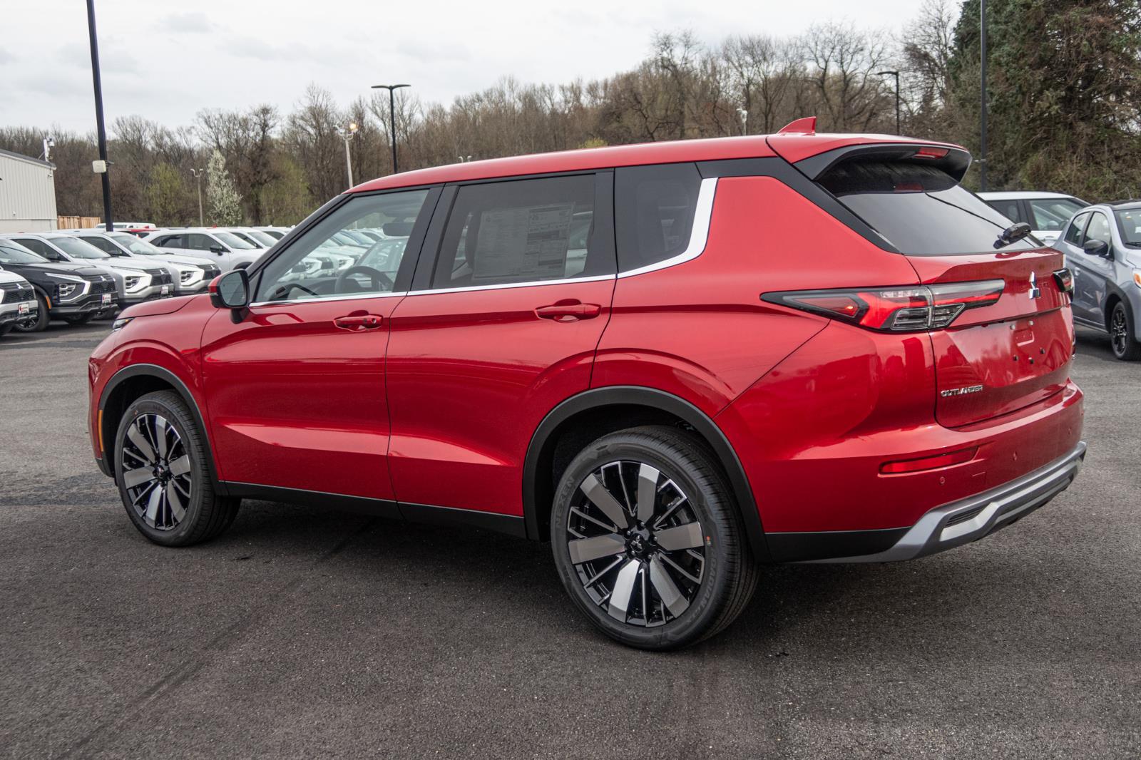 2025 Mitsubishi Outlander SE