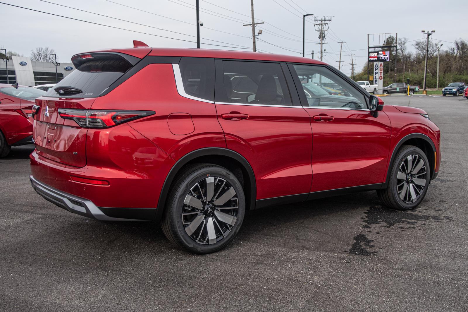 2025 Mitsubishi Outlander SE