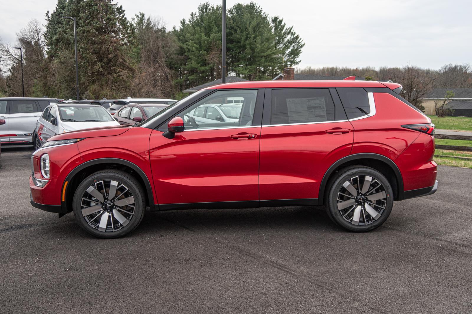 2025 Mitsubishi Outlander SE
