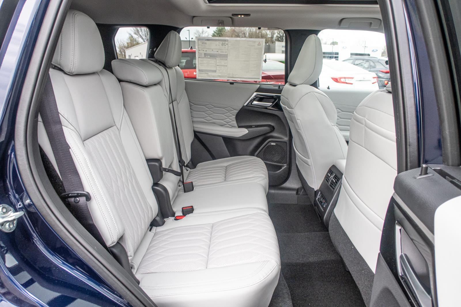 2025 Mitsubishi Outlander SEL