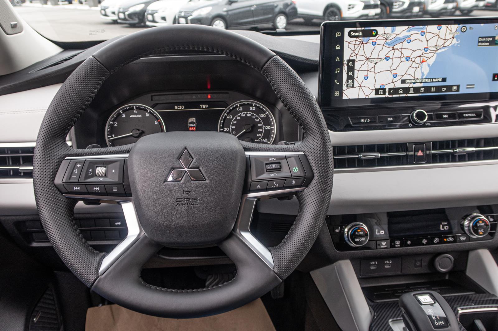 2025 Mitsubishi Outlander SE