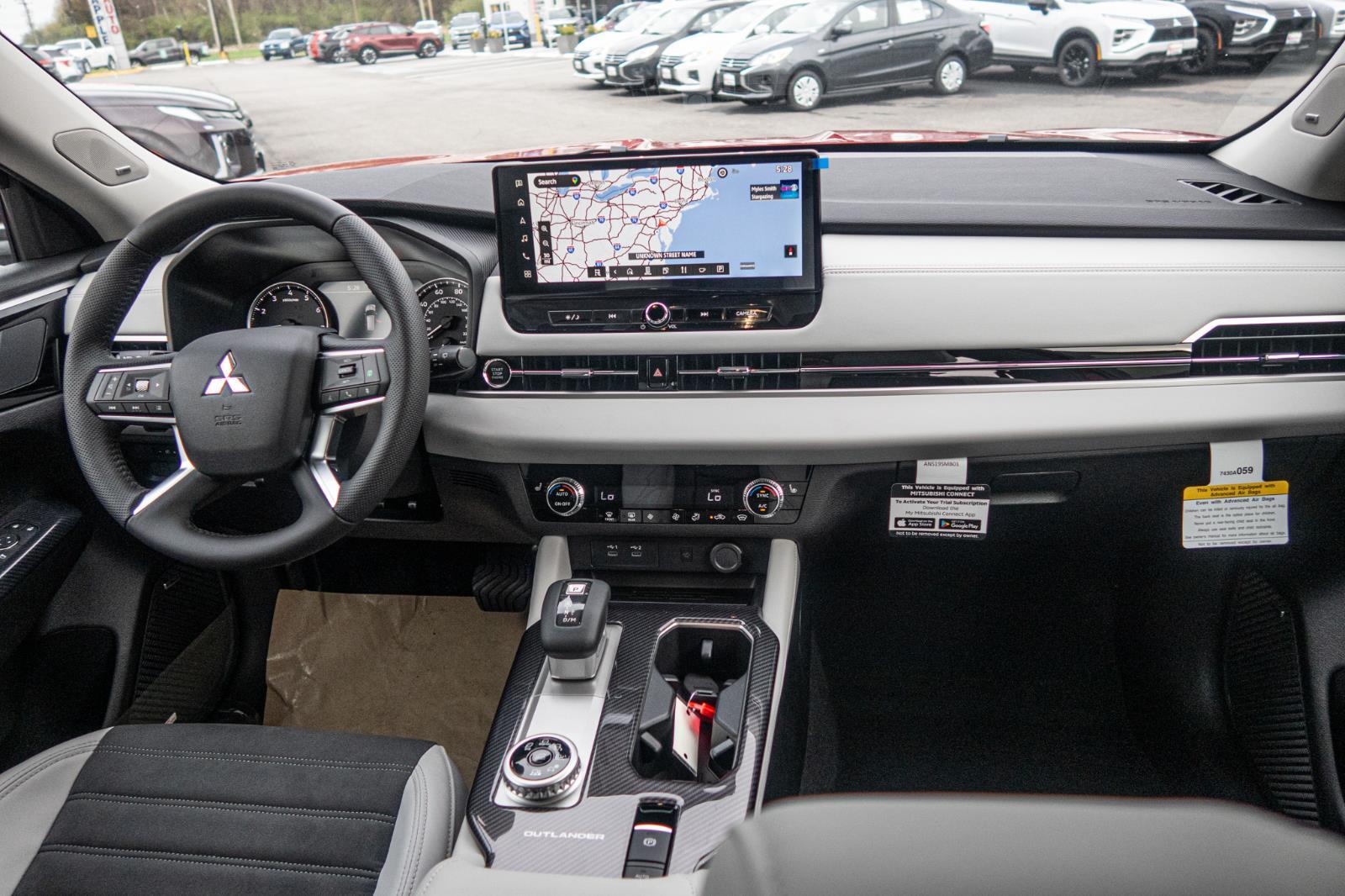 2025 Mitsubishi Outlander SE