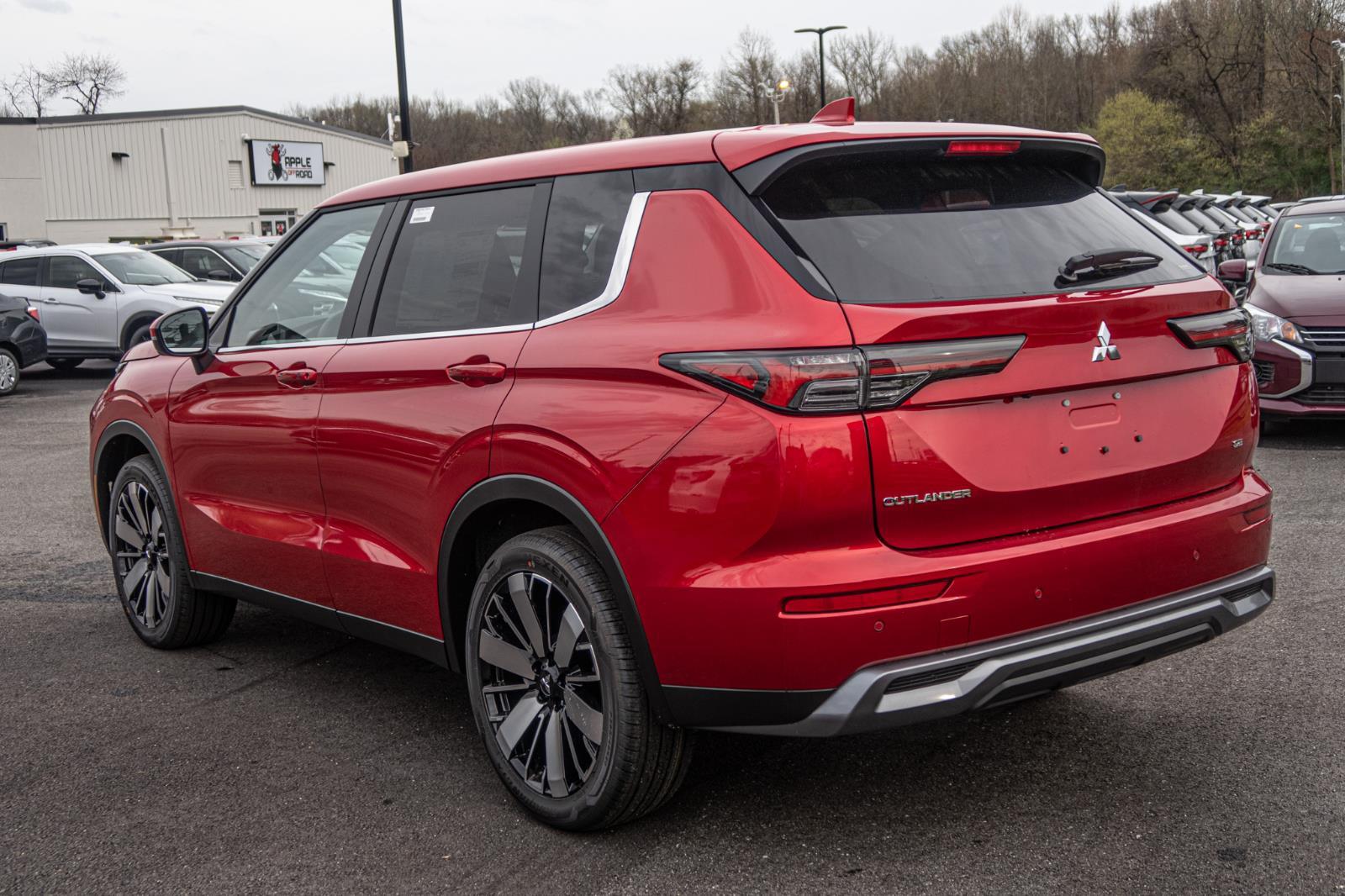 2025 Mitsubishi Outlander SE