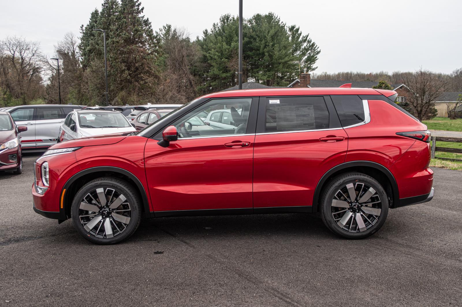 2025 Mitsubishi Outlander SE