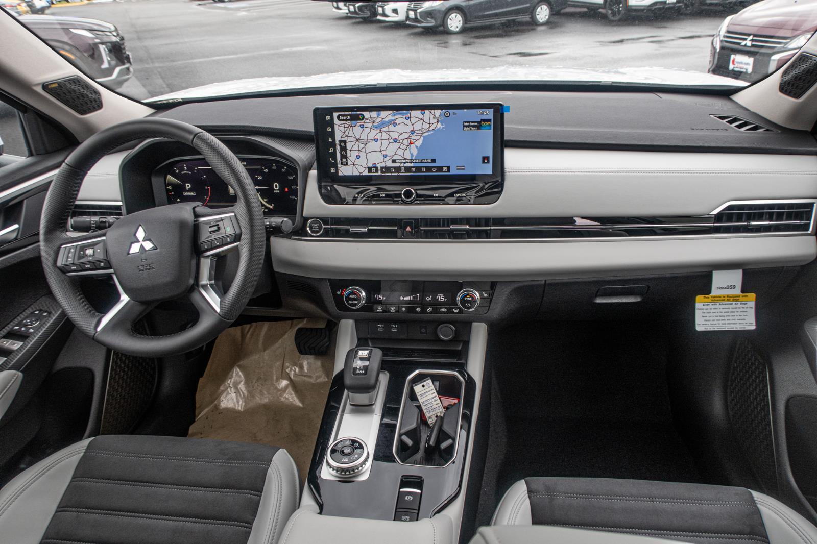 2025 Mitsubishi Outlander SE