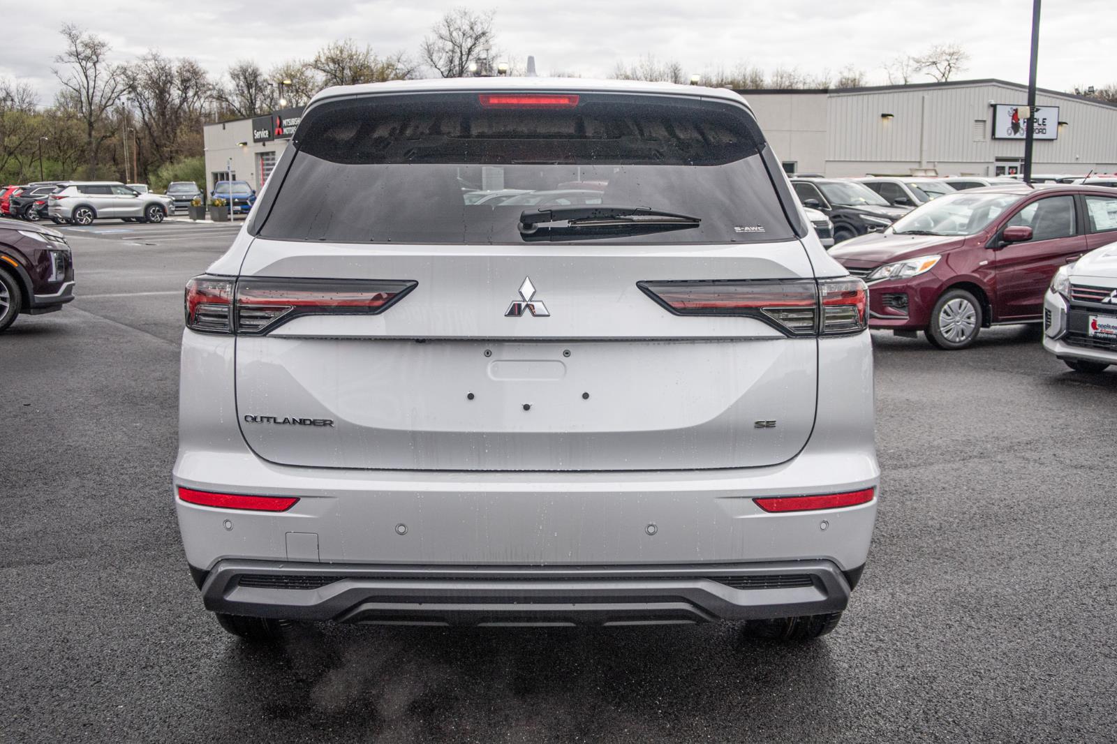 2025 Mitsubishi Outlander SE