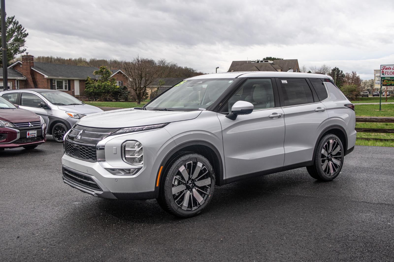 2025 Mitsubishi Outlander SE