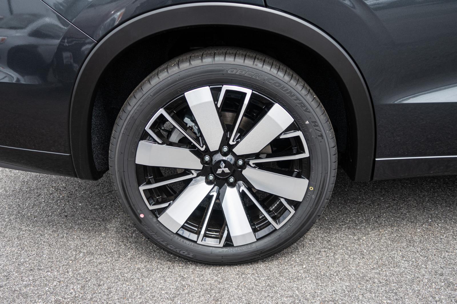 2025 Mitsubishi Outlander SEL