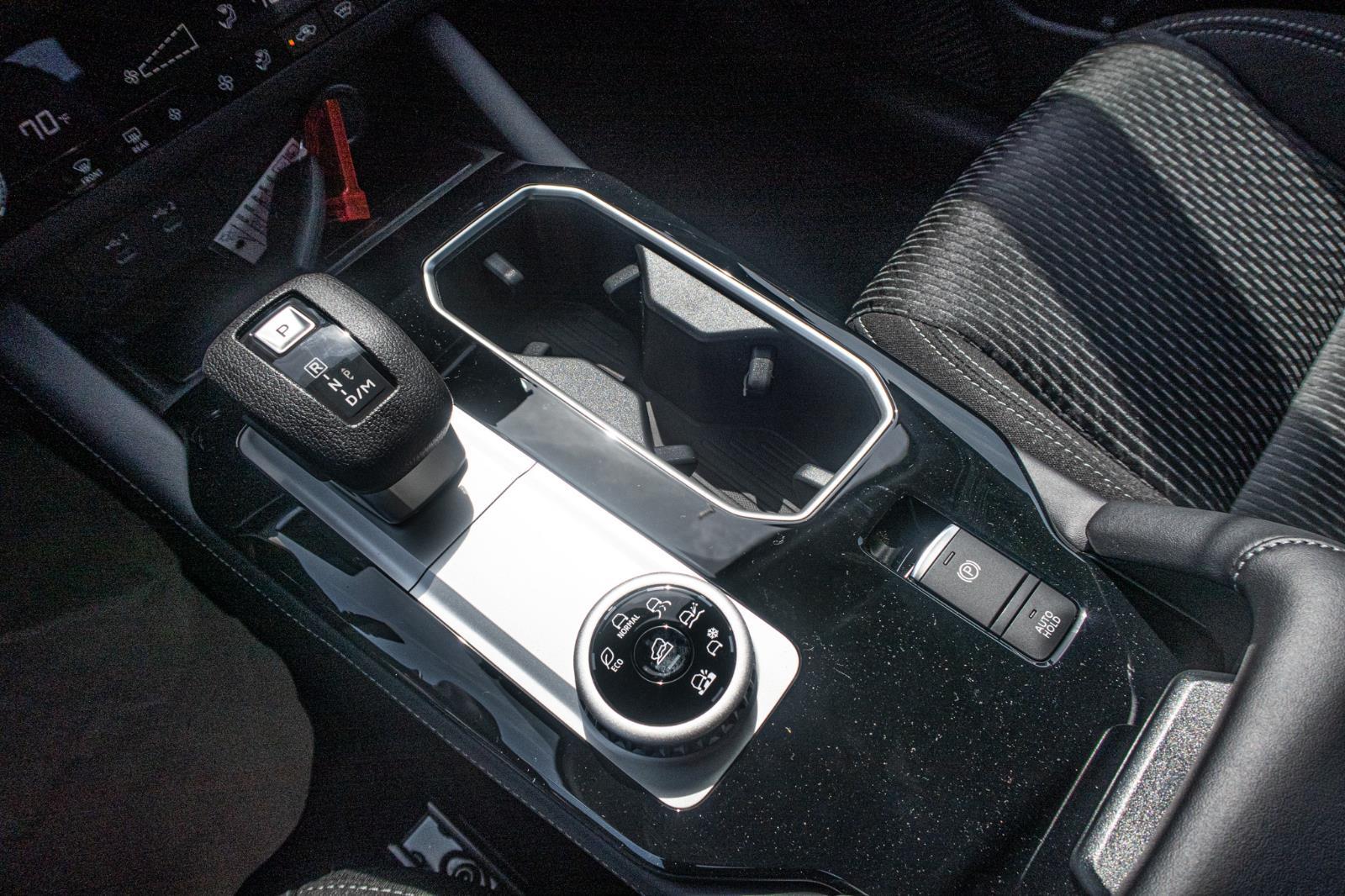 2025 Mitsubishi Outlander ES