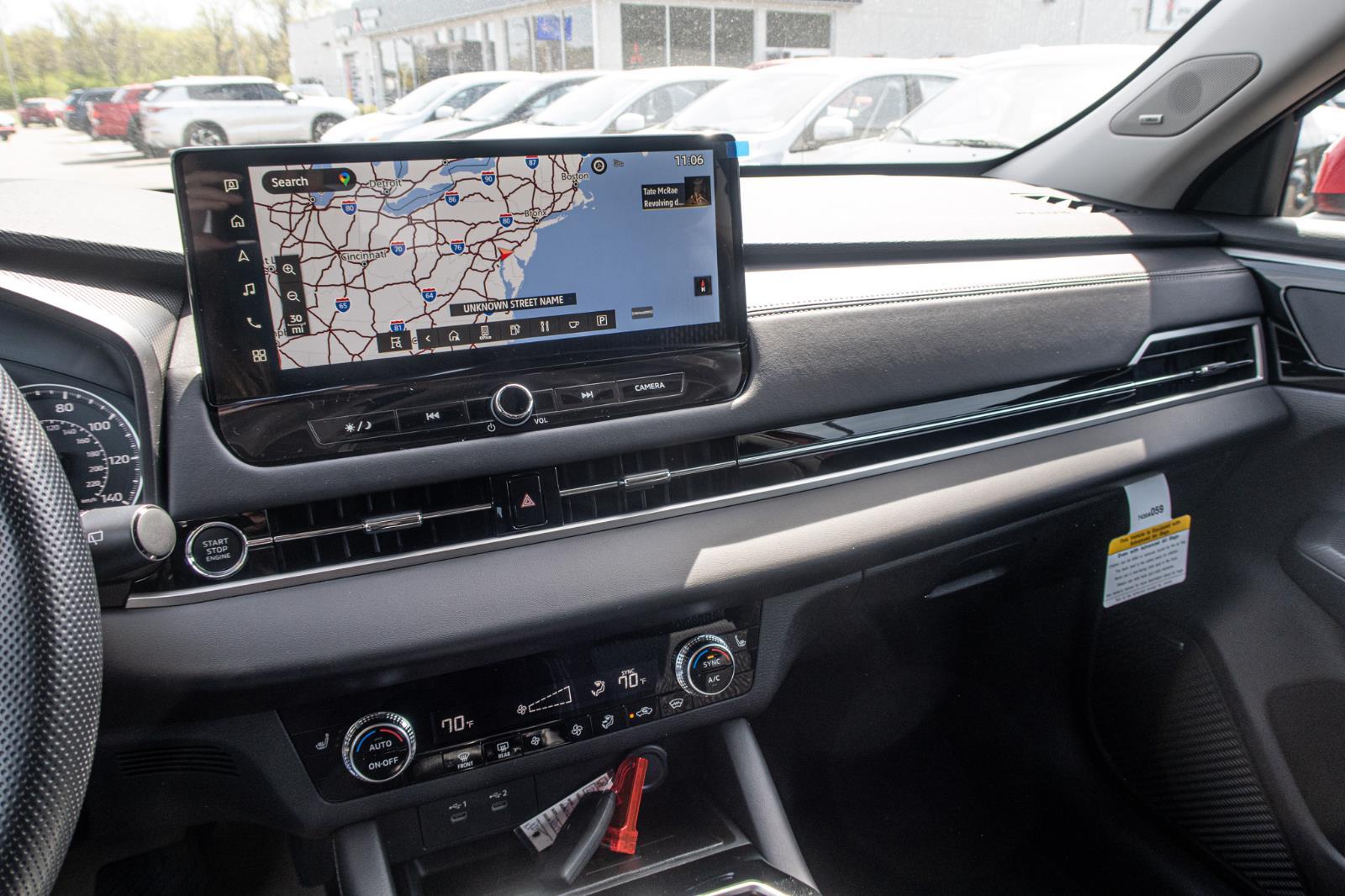 2025 Mitsubishi Outlander ES