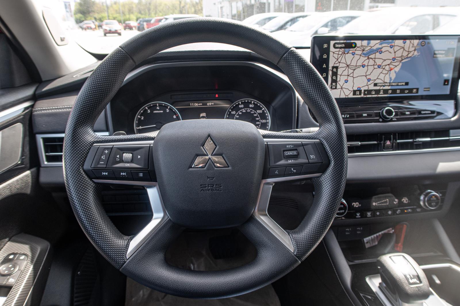 2025 Mitsubishi Outlander ES