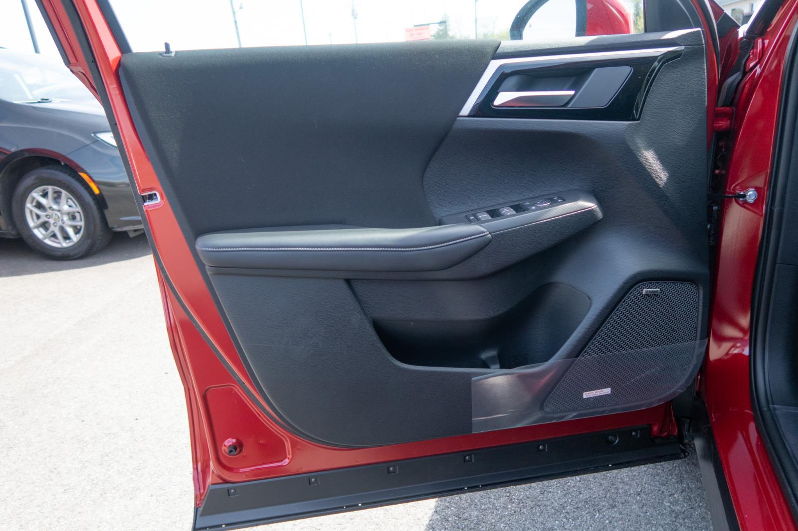 2025 Mitsubishi Outlander ES