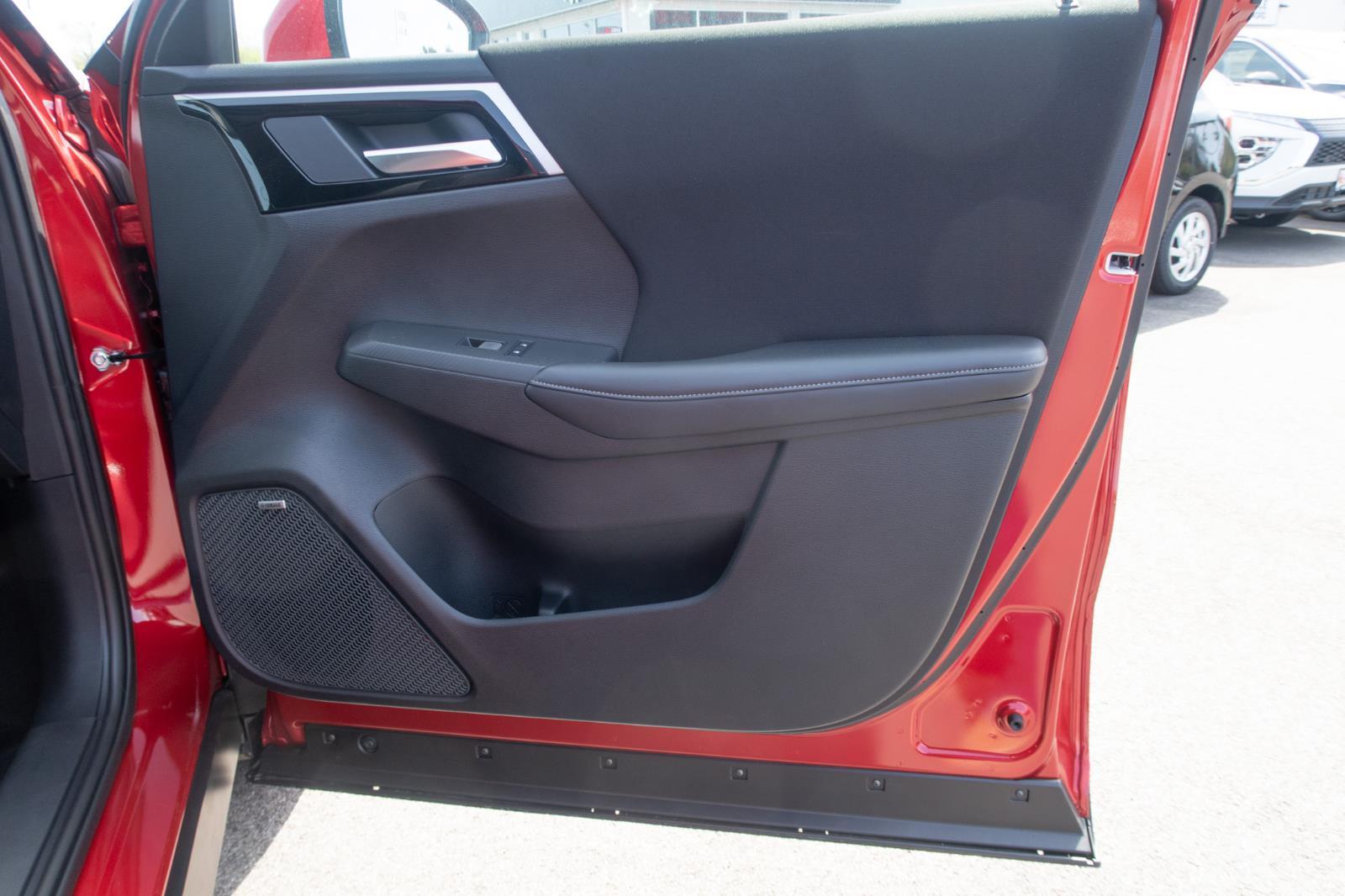 2025 Mitsubishi Outlander ES