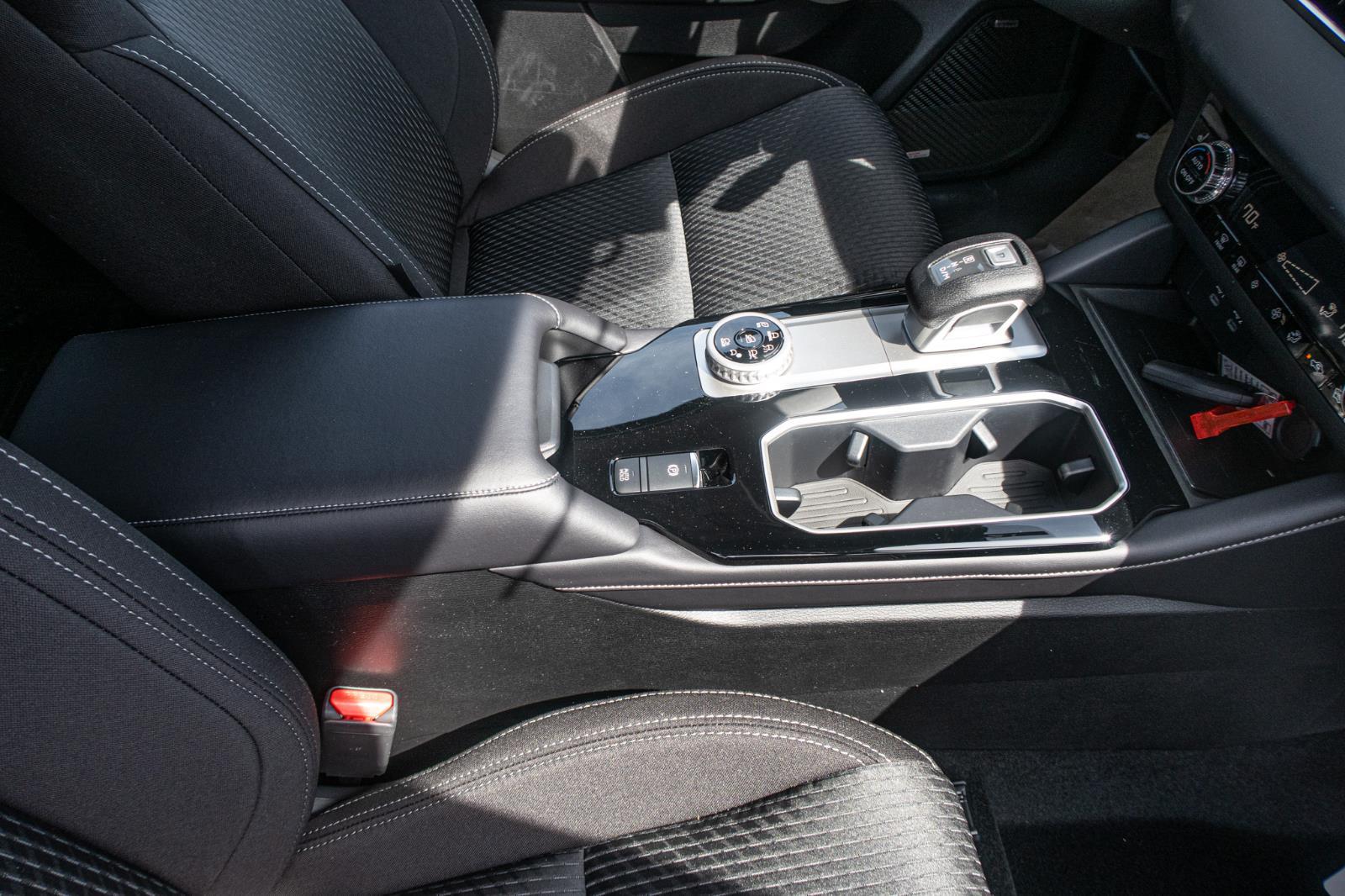2025 Mitsubishi Outlander ES