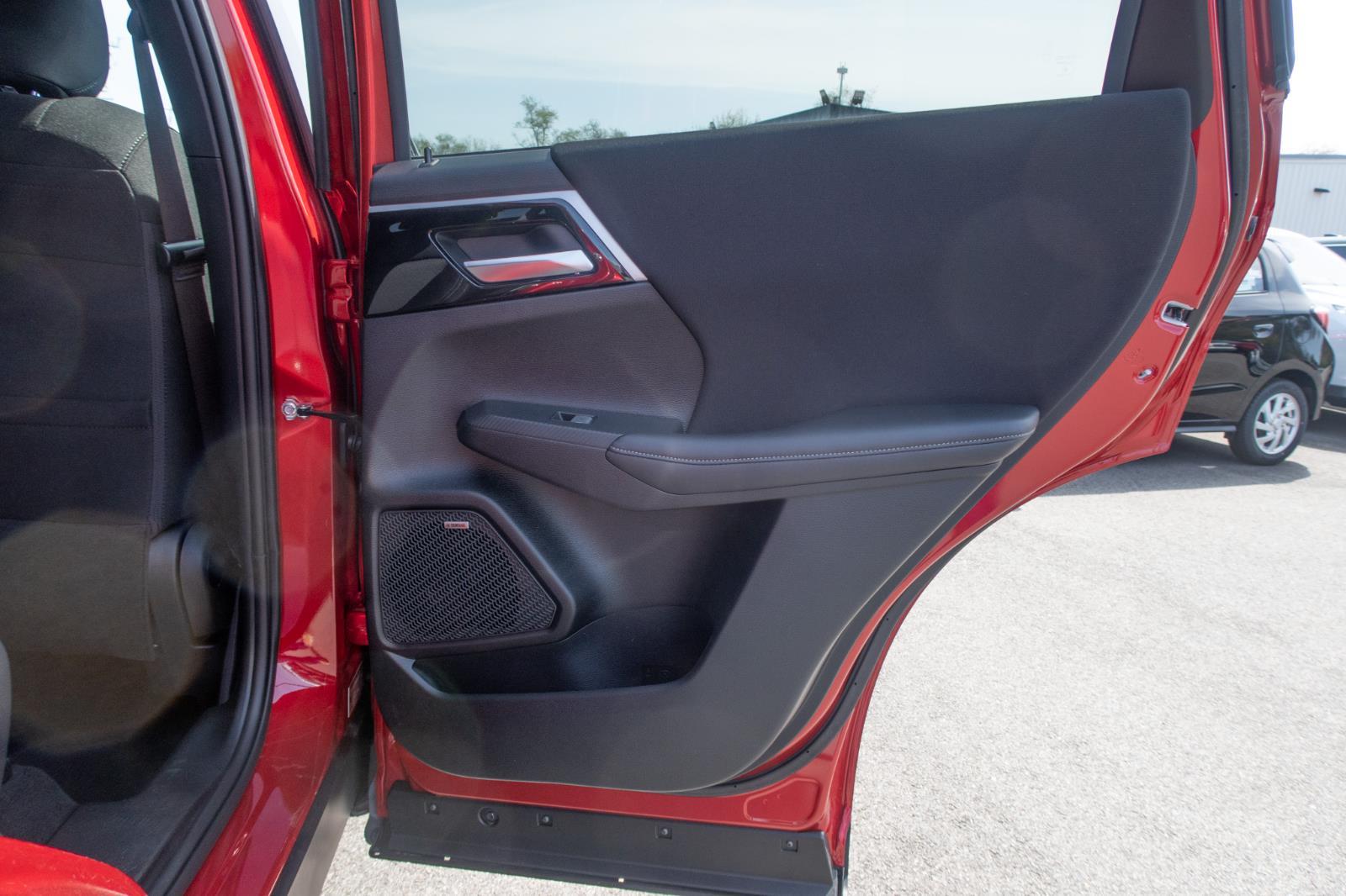 2025 Mitsubishi Outlander ES